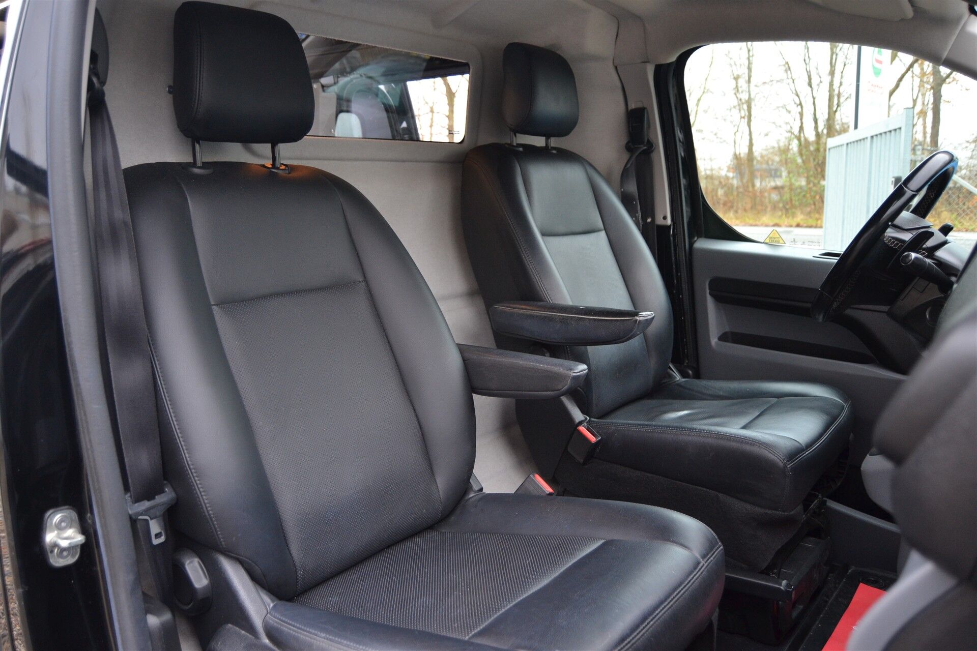Billede af Toyota Proace Medium 2,0 D Comfort GR m/ dobbelt skydedør, bagklap 177HK Van 8g Aut.