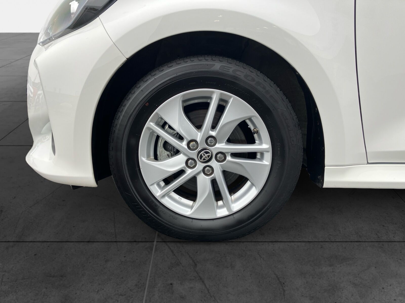 Billede af Toyota Yaris 1,5 Hybrid Essential 116HK 5d Trinl. Gear