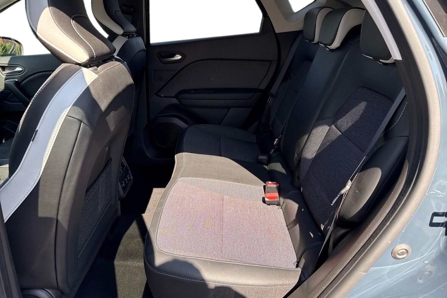 Billede af Renault Captur 1,6 E-TECH  Plugin-hybrid Intens 160HK 5d Aut.