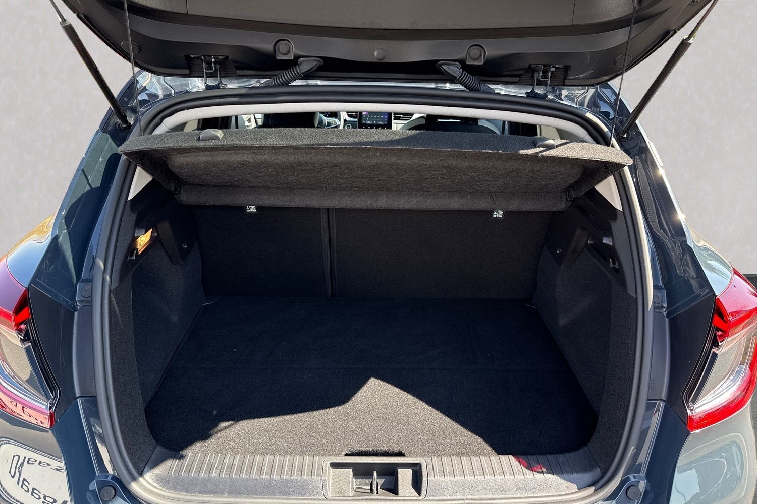 Billede af Renault Captur 1,6 E-TECH  Plugin-hybrid Intens 160HK 5d Aut.