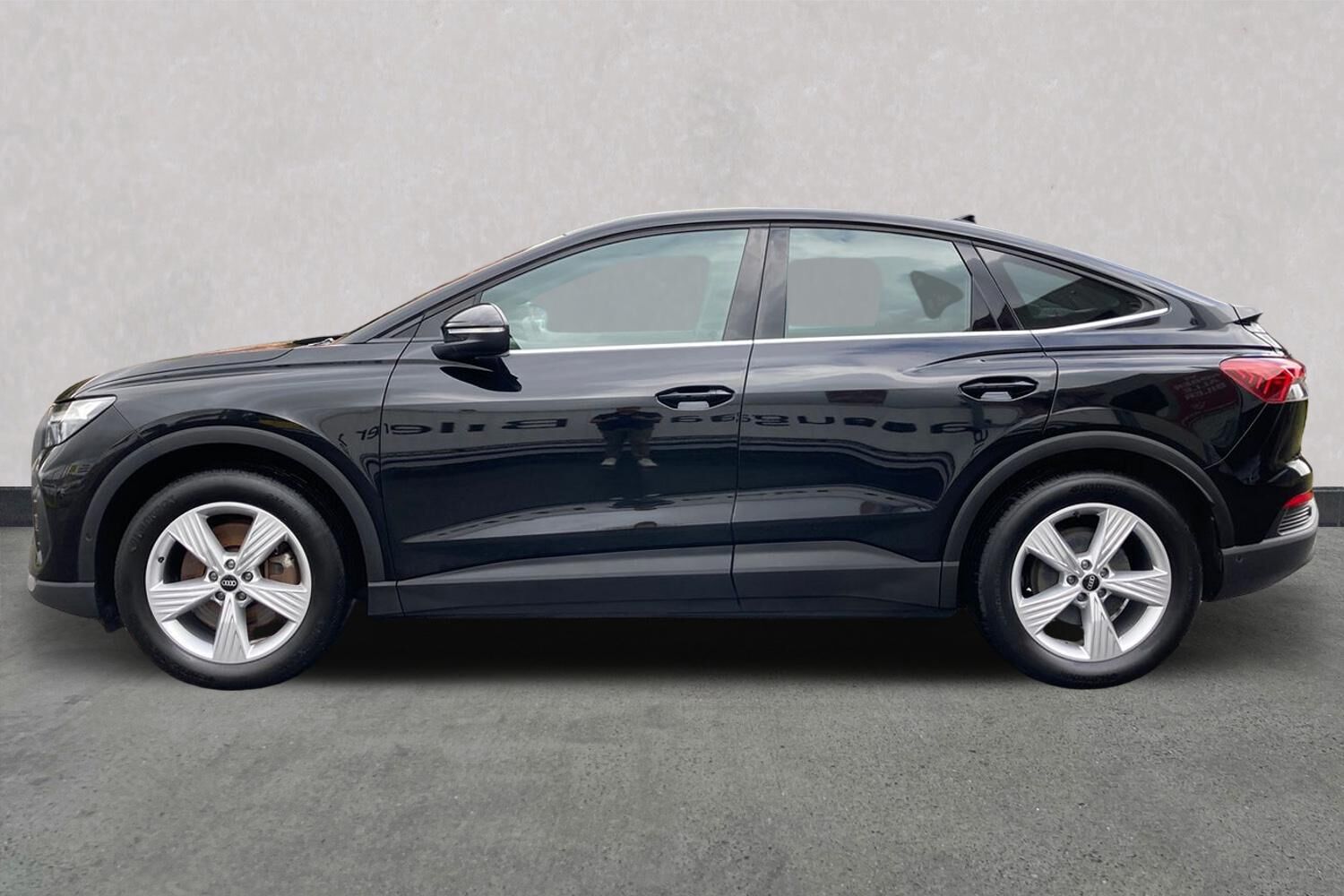 Billede af Audi Q4 Sportback 40 E-tron Attitude 204HK 5d Aut.