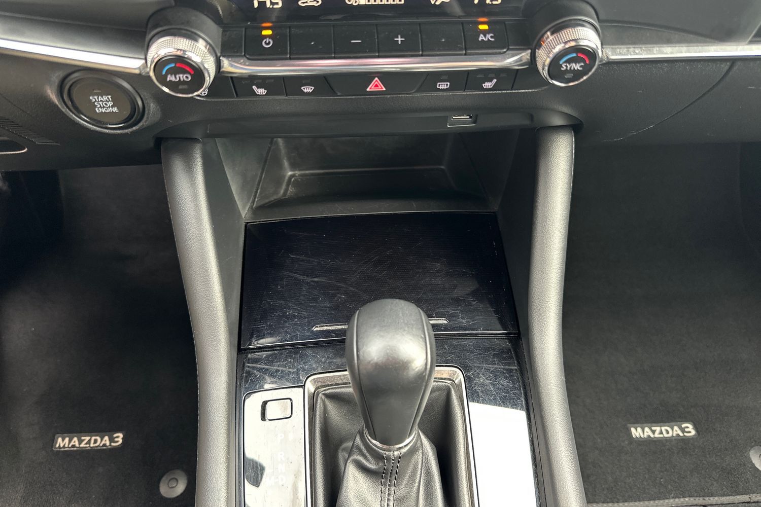 Billede af Mazda 3 2,0 Skyactiv-G  Mild hybrid Cosmo 122HK 5d 6g Aut.