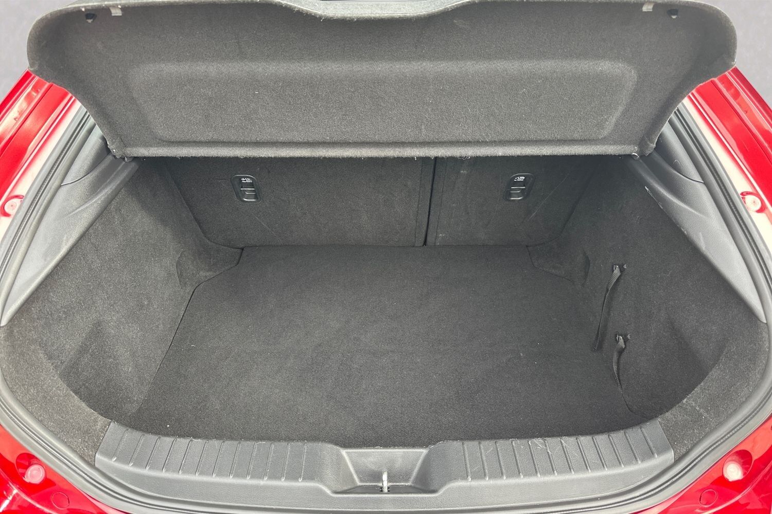 Billede af Mazda 3 2,0 Skyactiv-G  Mild hybrid Cosmo 122HK 5d 6g Aut.