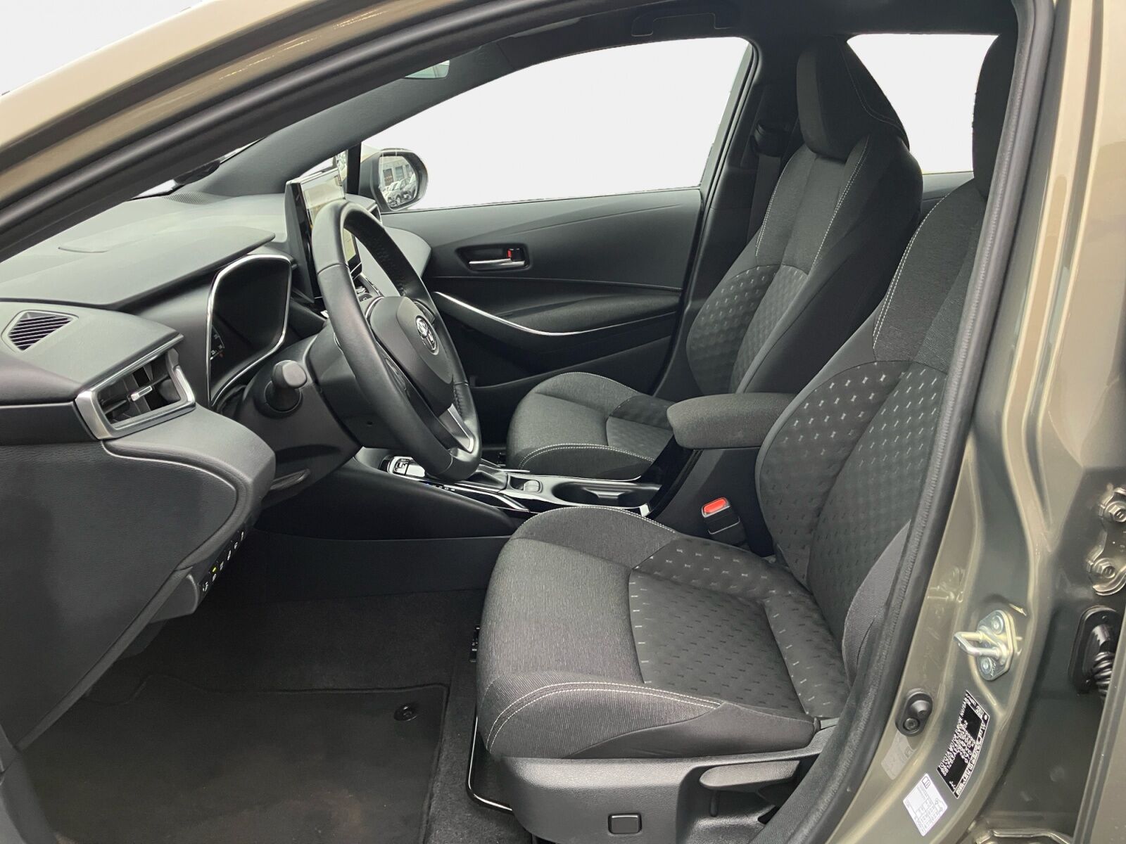 Billede af Toyota Corolla Touring Sports 1,8 Hybrid Active Safety Pack E-CVT 140HK Stc Trinl. Gear