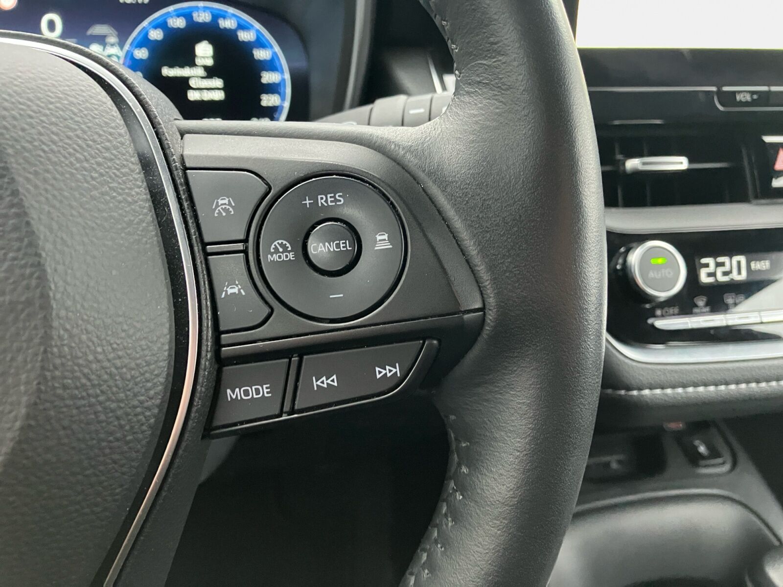 Billede af Toyota Corolla Touring Sports 1,8 Hybrid Active Safety Pack E-CVT 140HK Stc Trinl. Gear