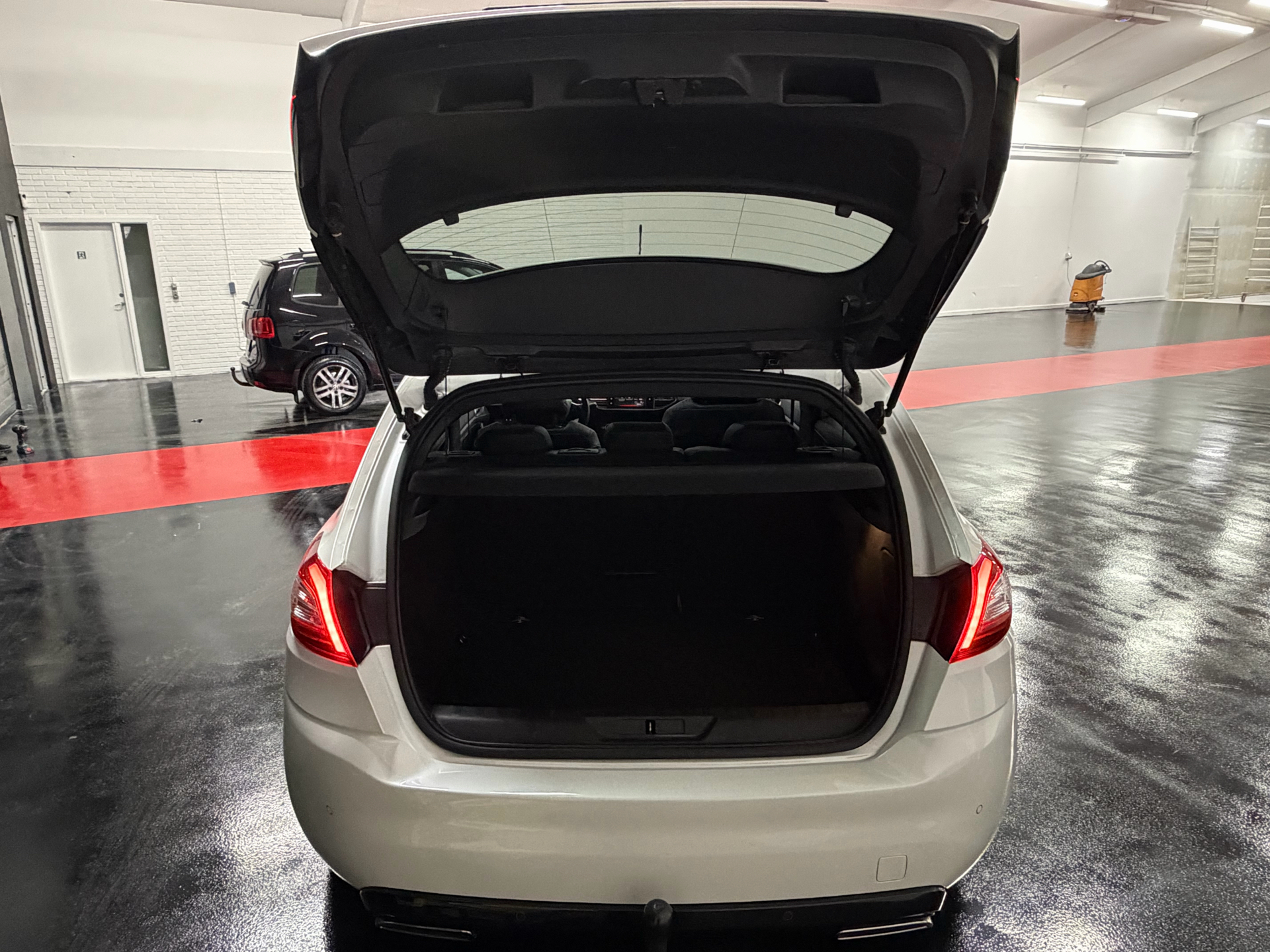 Billede af Peugeot 308 1,6 e-THP GT 205HK 5d 6g