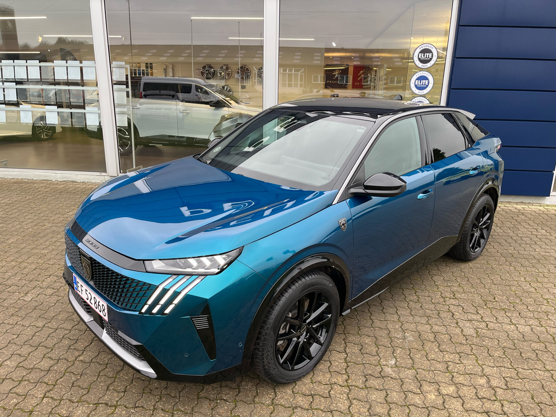 Billede af Peugeot e-3008 EL GT Pack 210HK 5d Aut.