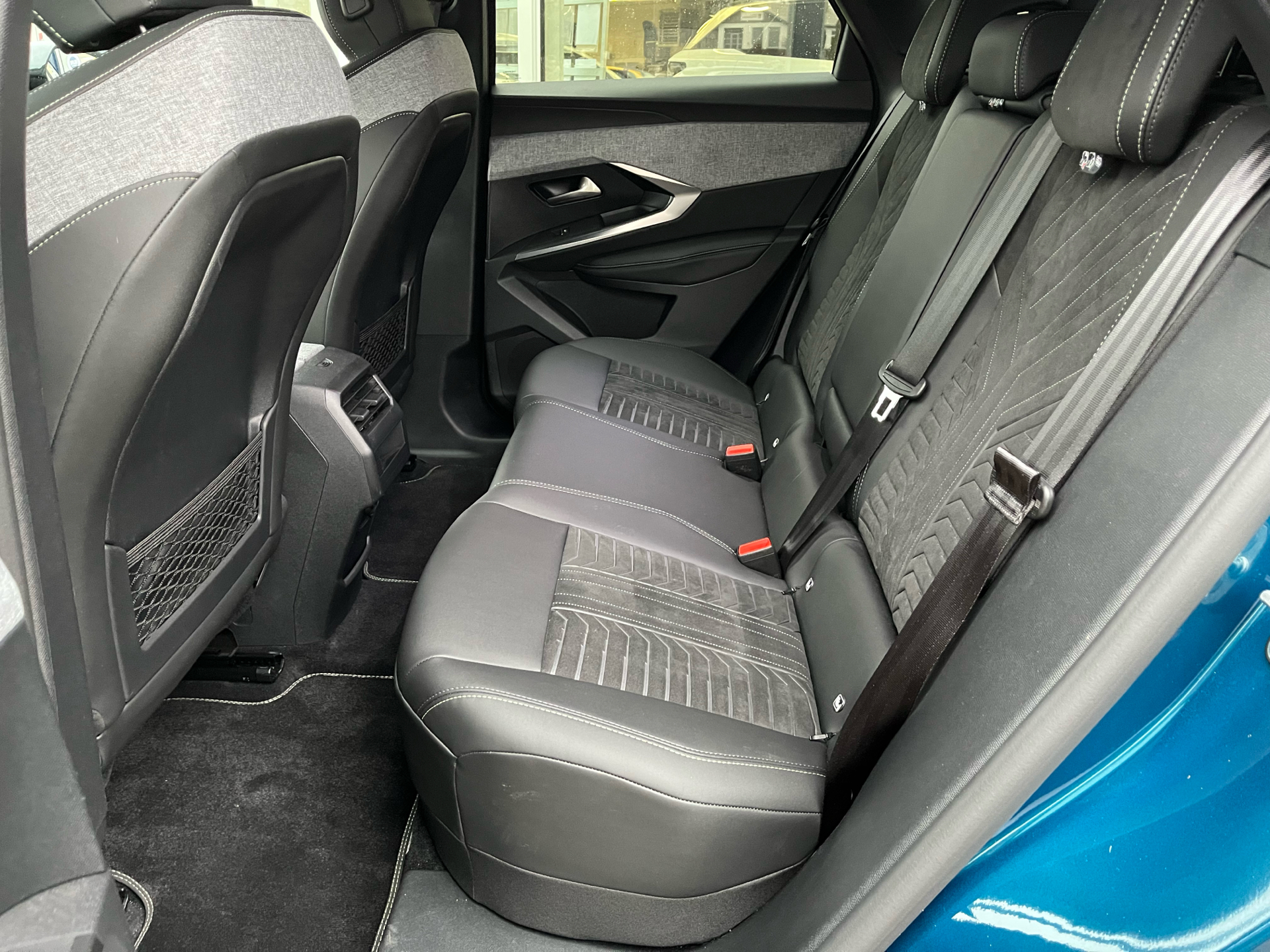 Billede af Peugeot e-3008 EL GT Pack 210HK 5d Aut.