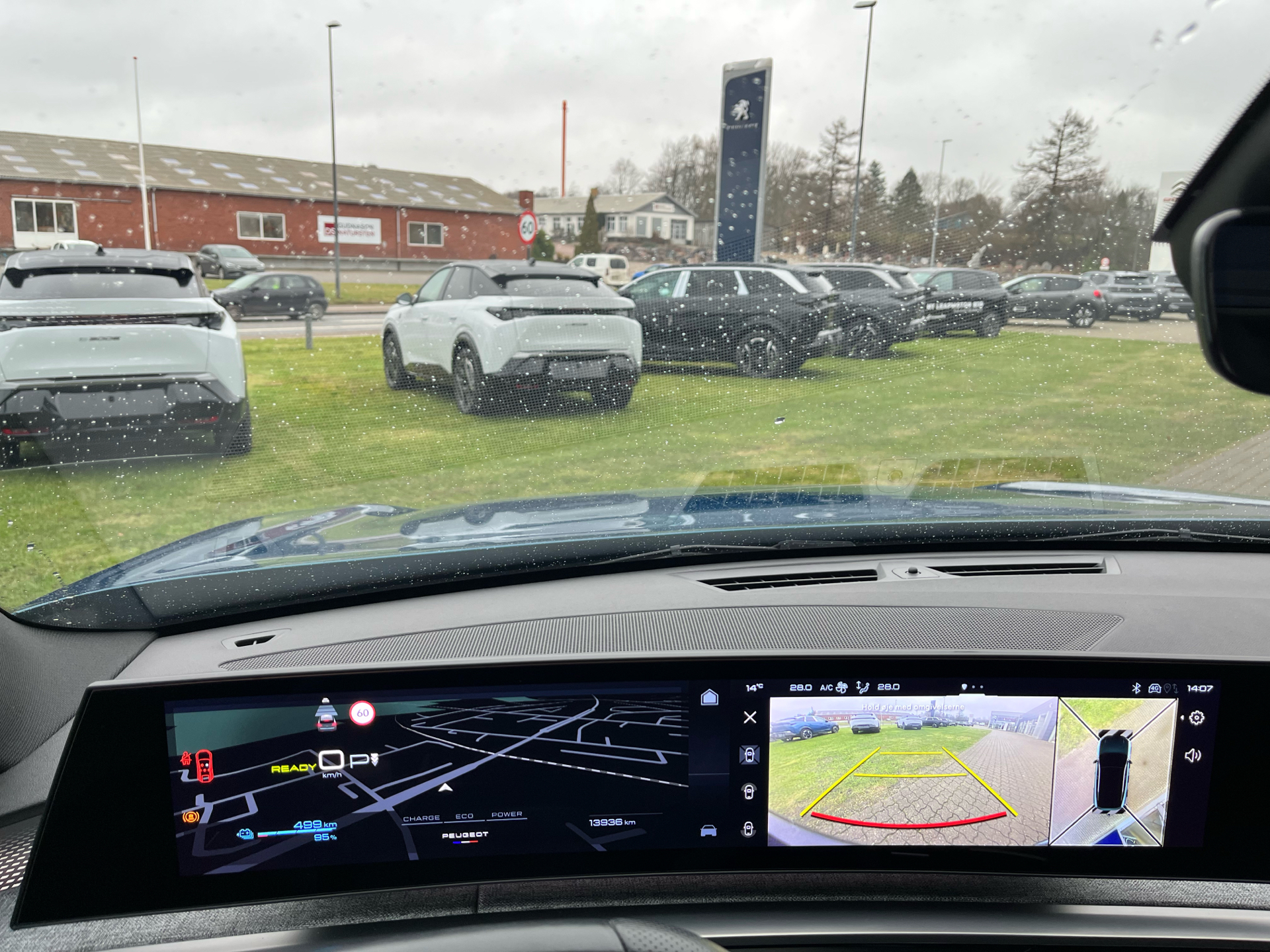 Billede af Peugeot e-3008 EL GT Pack 210HK 5d Aut.