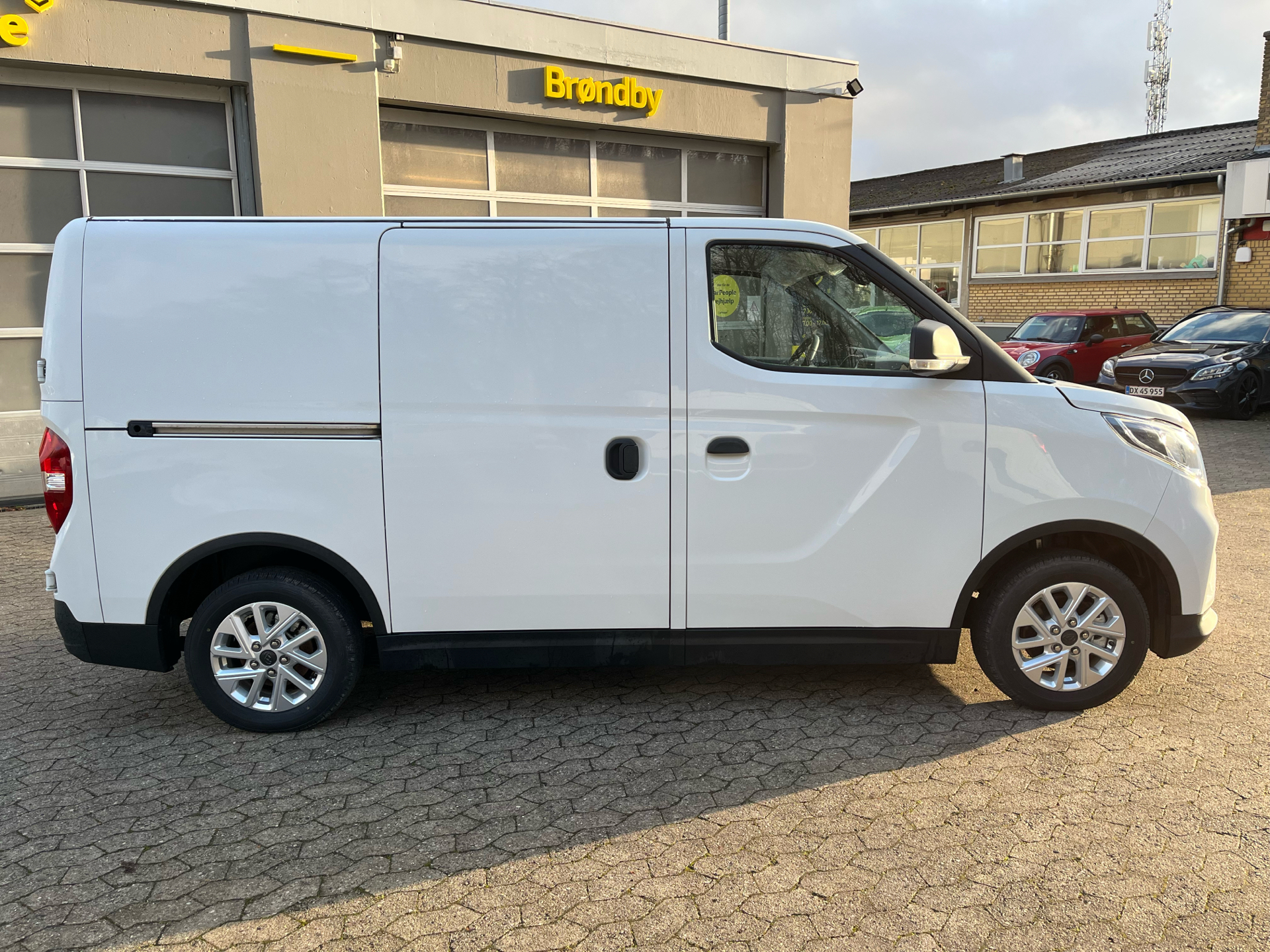 Billede af Maxus e-Deliver 3 SWB EL 122HK Van Aut.