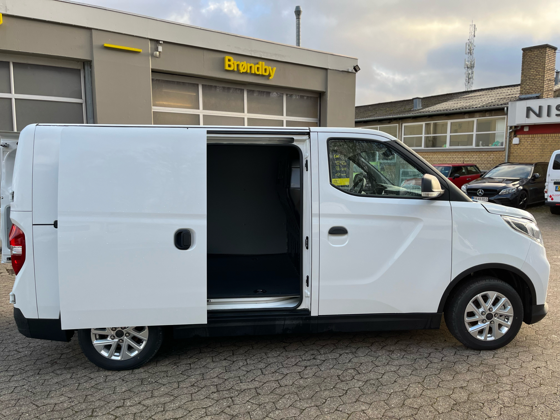 Billede af Maxus e-Deliver 3 SWB EL 122HK Van Aut.