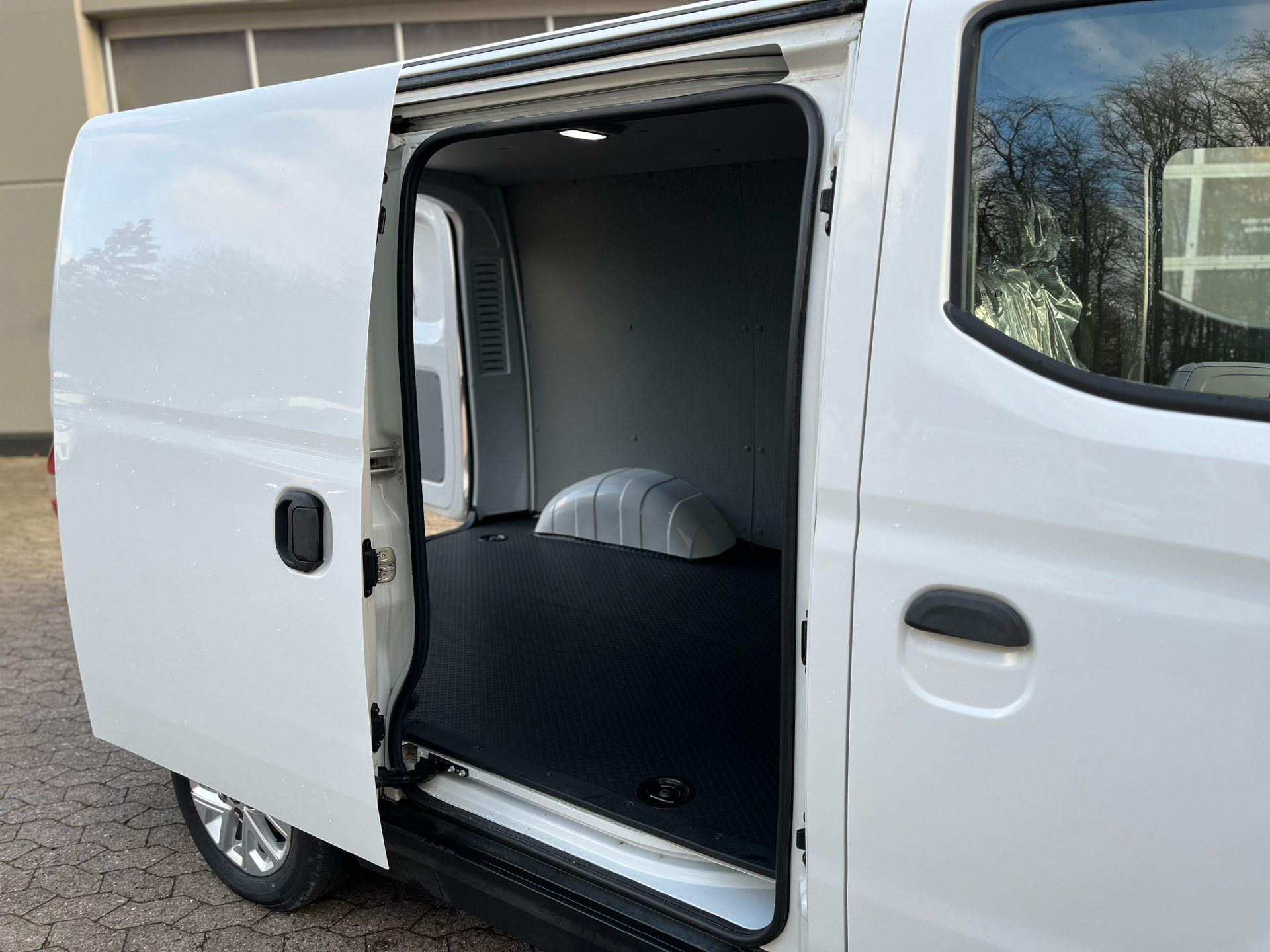 Billede af Maxus e-Deliver 3 SWB EL 122HK Van Aut.