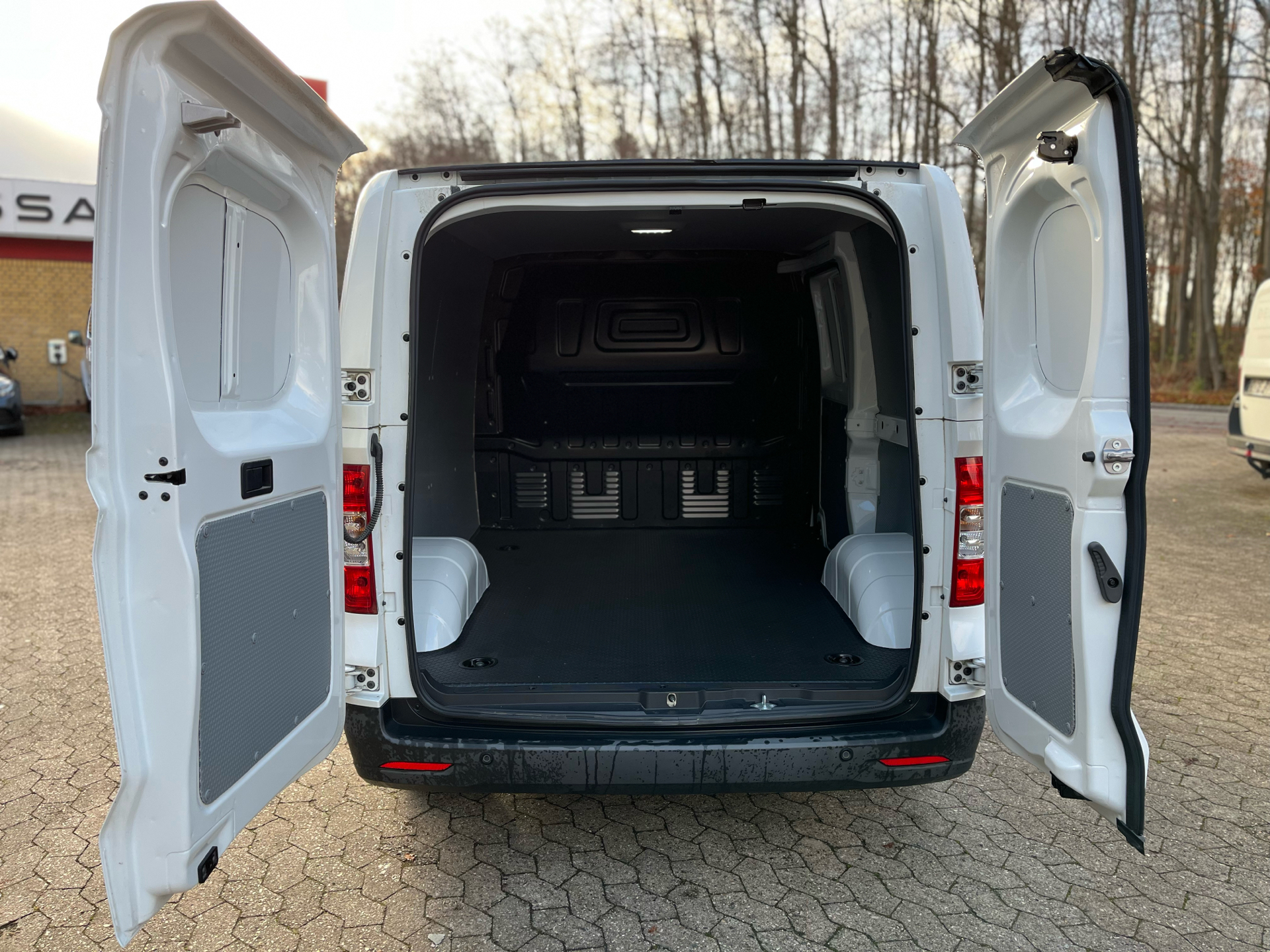 Billede af Maxus e-Deliver 3 SWB EL 122HK Van Aut.
