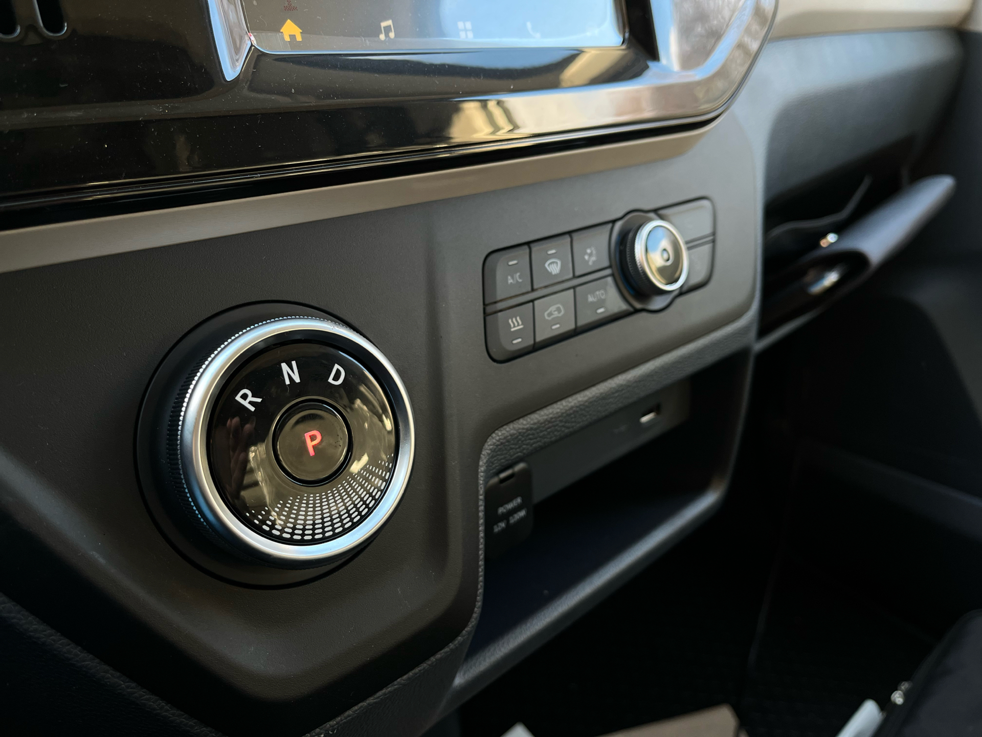 Billede af Maxus e-Deliver 3 SWB EL 122HK Van Aut.