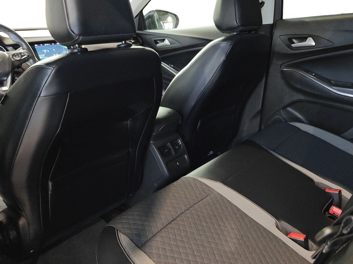 Billede af Opel Grandland X 1,6 PHEV  Plugin-hybrid Ultimate AWD 300HK 5d 8g Aut.