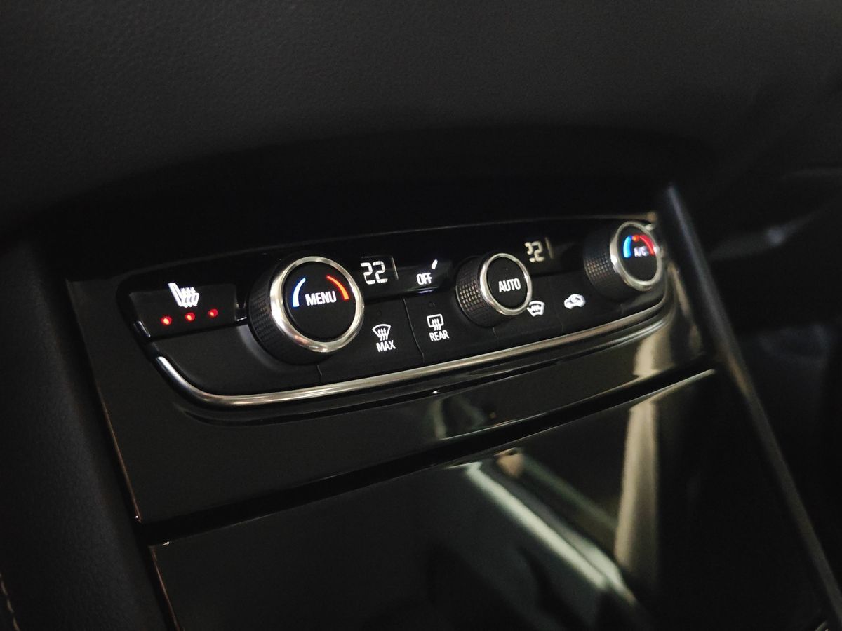 Billede af Opel Grandland X 1,6 PHEV  Plugin-hybrid Ultimate AWD 300HK 5d 8g Aut.