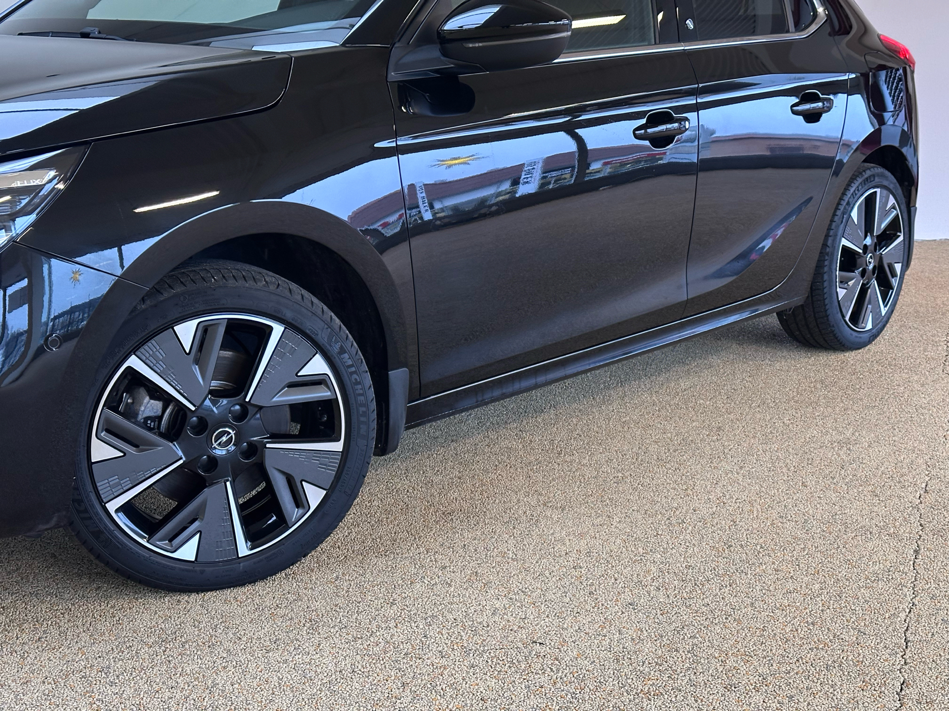 Billede af Opel Corsa-e EL Black 136HK 5d Aut.