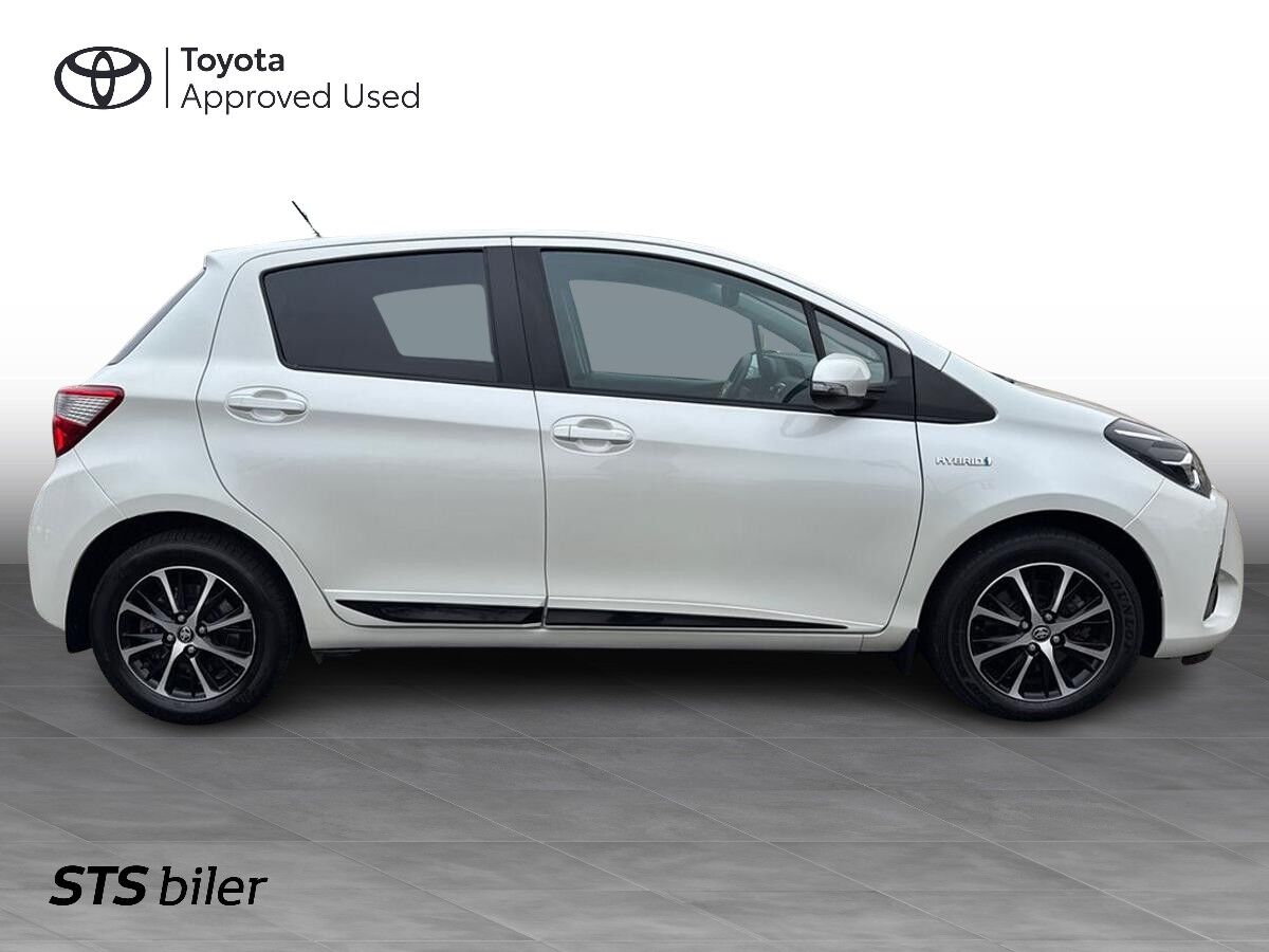Billede af Toyota Yaris 1,5 Hybrid H3 Smartpakke E-CVT 100HK 5d Trinl. Gear