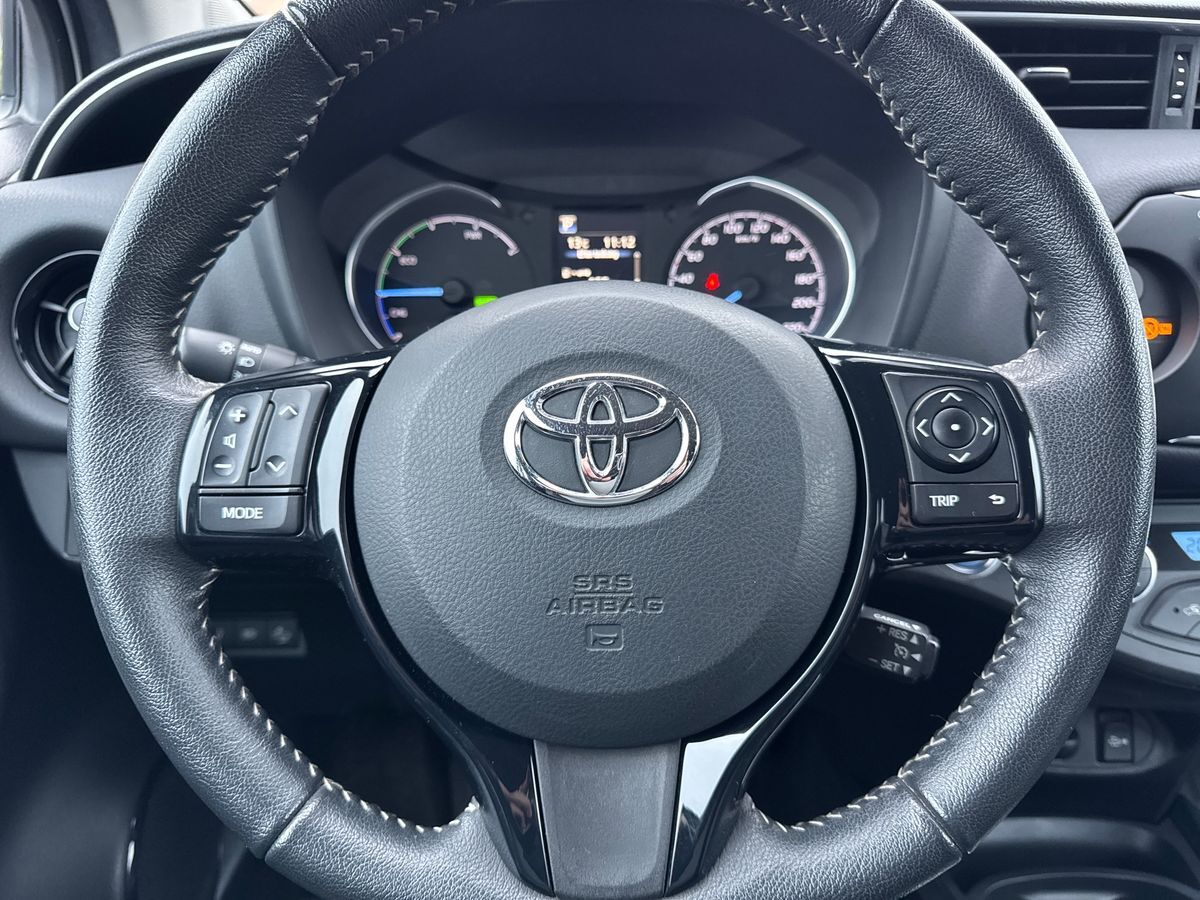 Billede af Toyota Yaris 1,5 Hybrid H3 Smartpakke E-CVT 100HK 5d Trinl. Gear