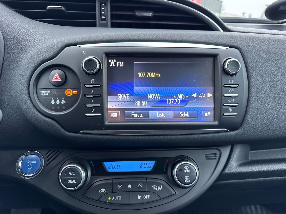 Billede af Toyota Yaris 1,5 Hybrid H3 Smartpakke E-CVT 100HK 5d Trinl. Gear