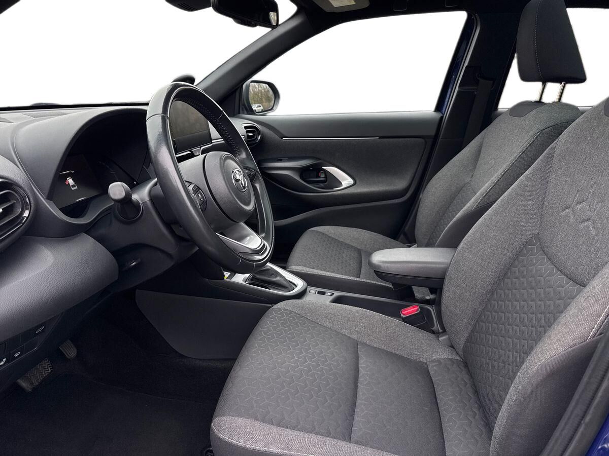 Billede af Toyota Yaris Cross 1,5 Hybrid Style Technology Plus 116HK 5d Trinl. Gear