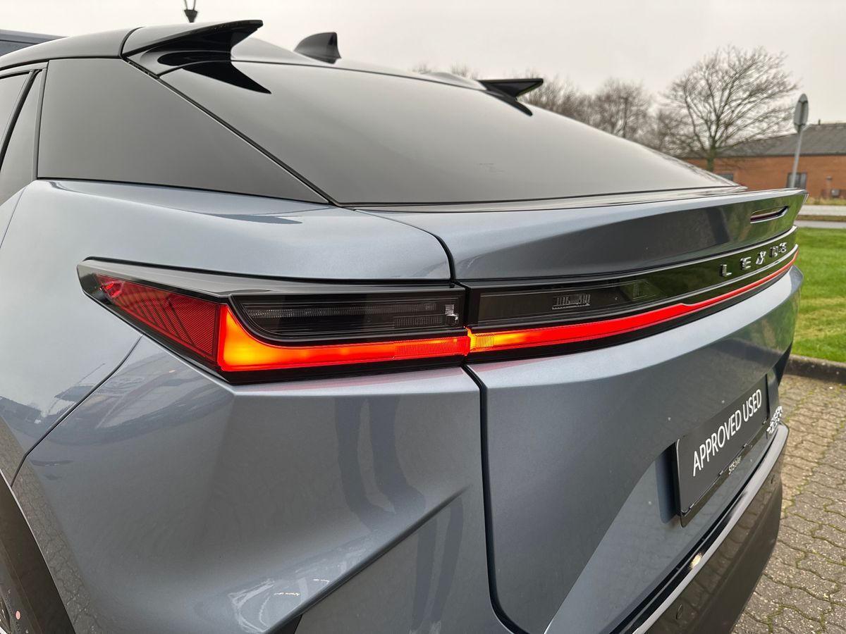 Billede af Lexus RZ 300e EL Luxury 204HK 4d Aut.