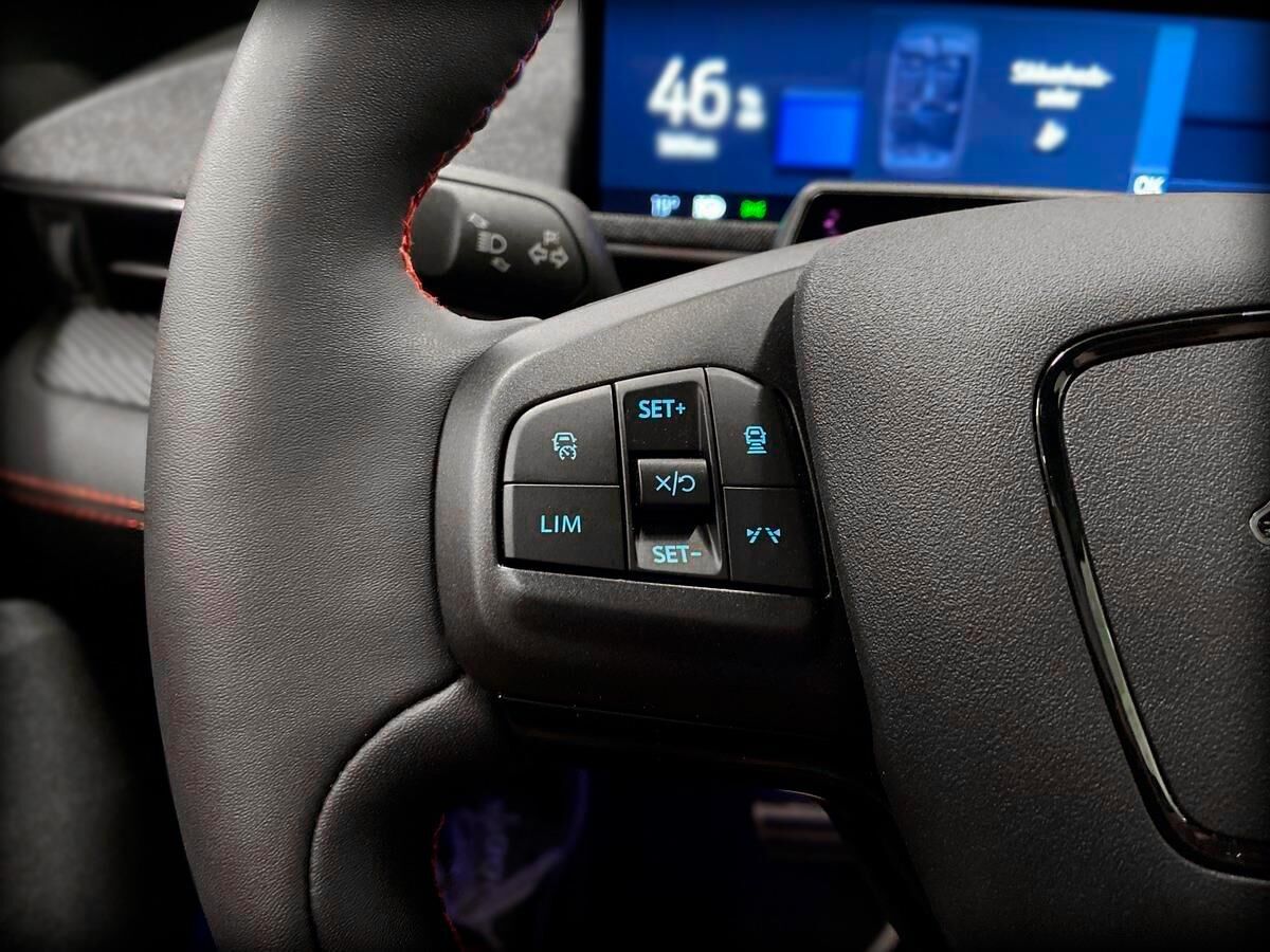 Billede af Ford Mustang Mach-E EL SR Premium AWD 269HK 5d Trinl. Gear