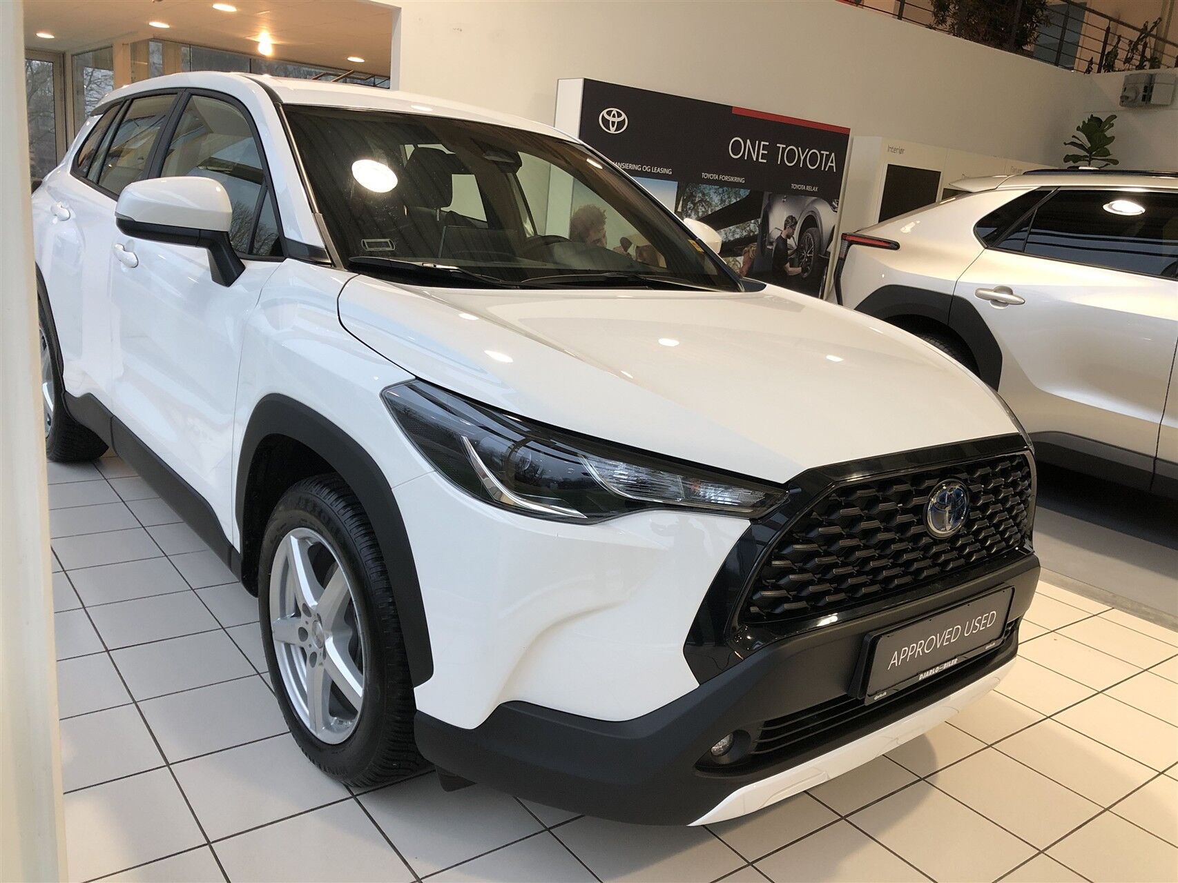 Billede af Toyota Corolla Cross 2,0 Hybrid Active E-CVT 197HK 5d Aut.