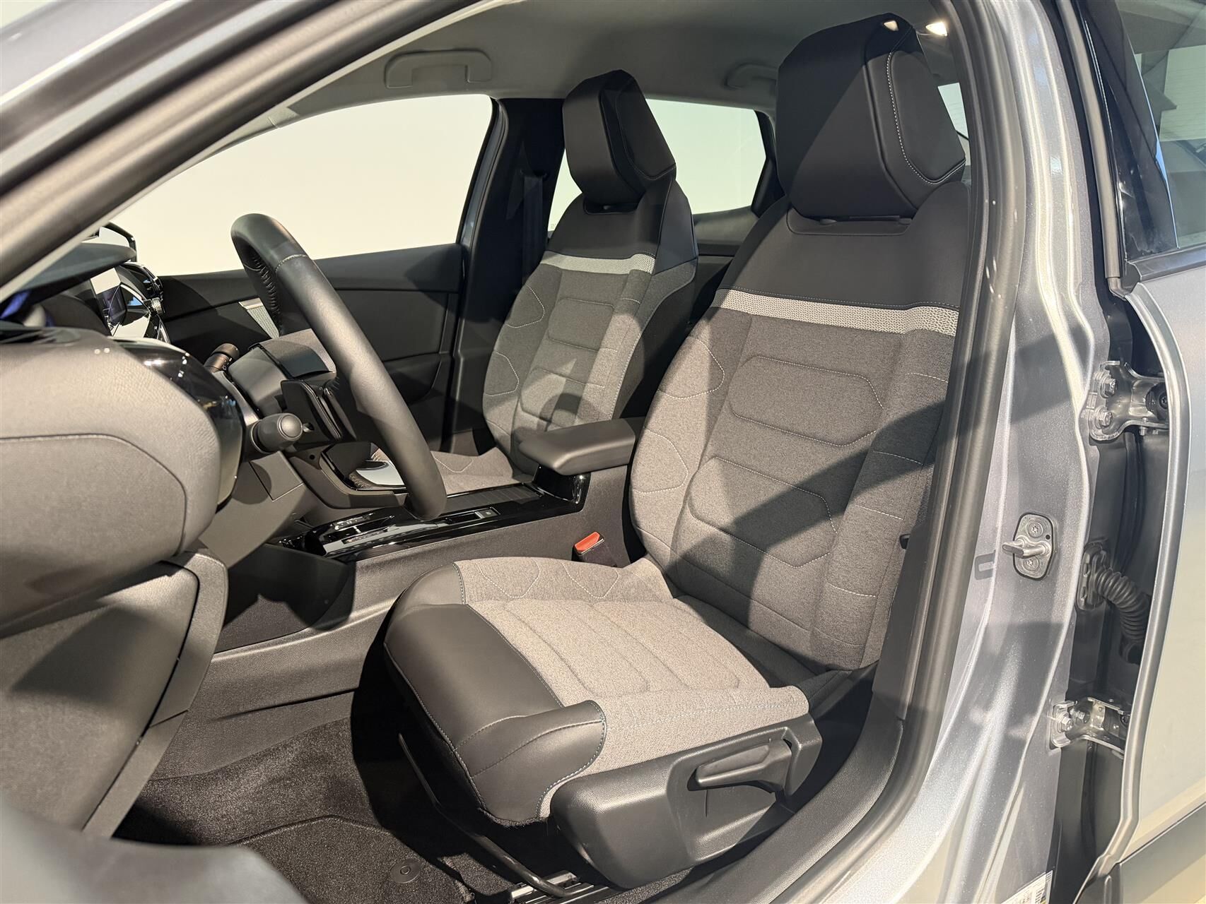 Billede af Citroën C4 X 1,2 PureTech Chevron Sport EAT8 130HK 5d 8g Aut.