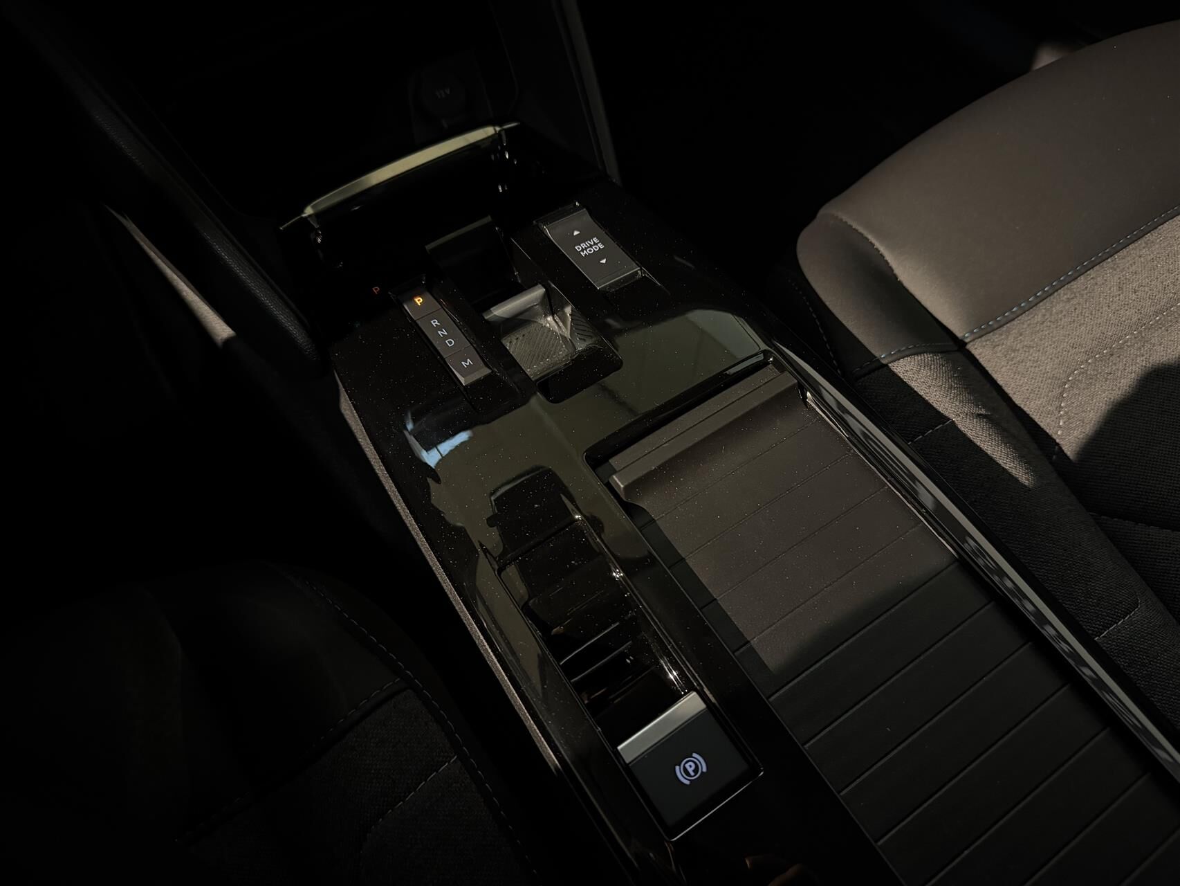 Billede af Citroën C4 X 1,2 PureTech Chevron Sport EAT8 130HK 5d 8g Aut.