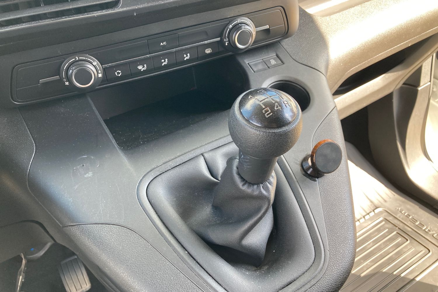 Billede af Toyota Proace City Medium 1,5 D Base+ 75HK Van