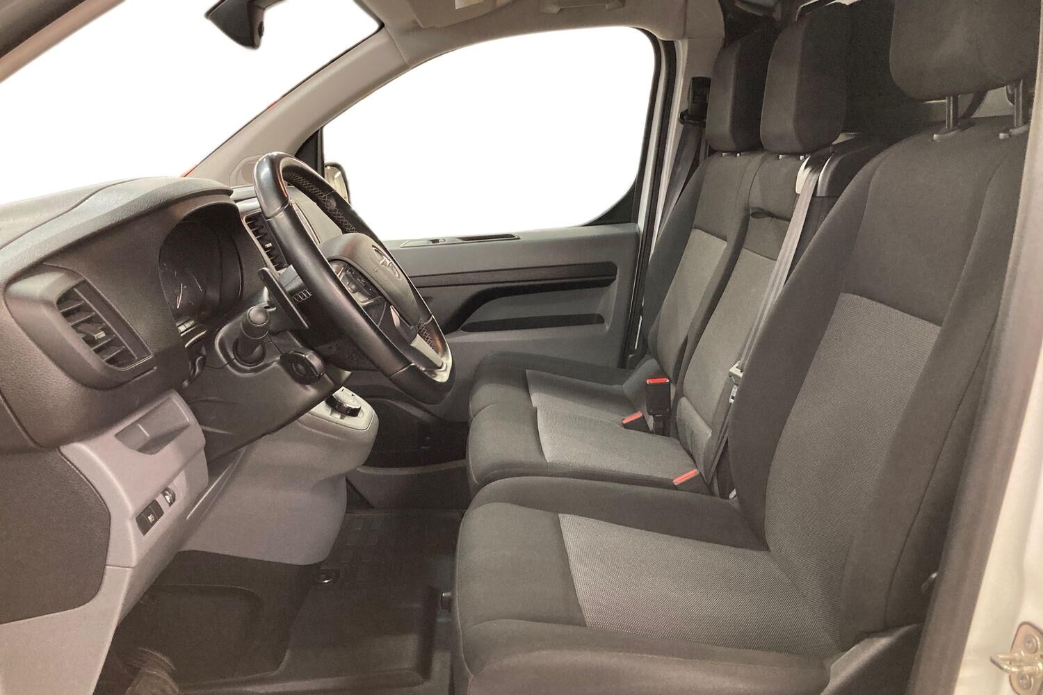 Billede af Opel Vivaro L3V2 2,0 BlueHDi Enjoy AT8 145HK Van 8g Aut.