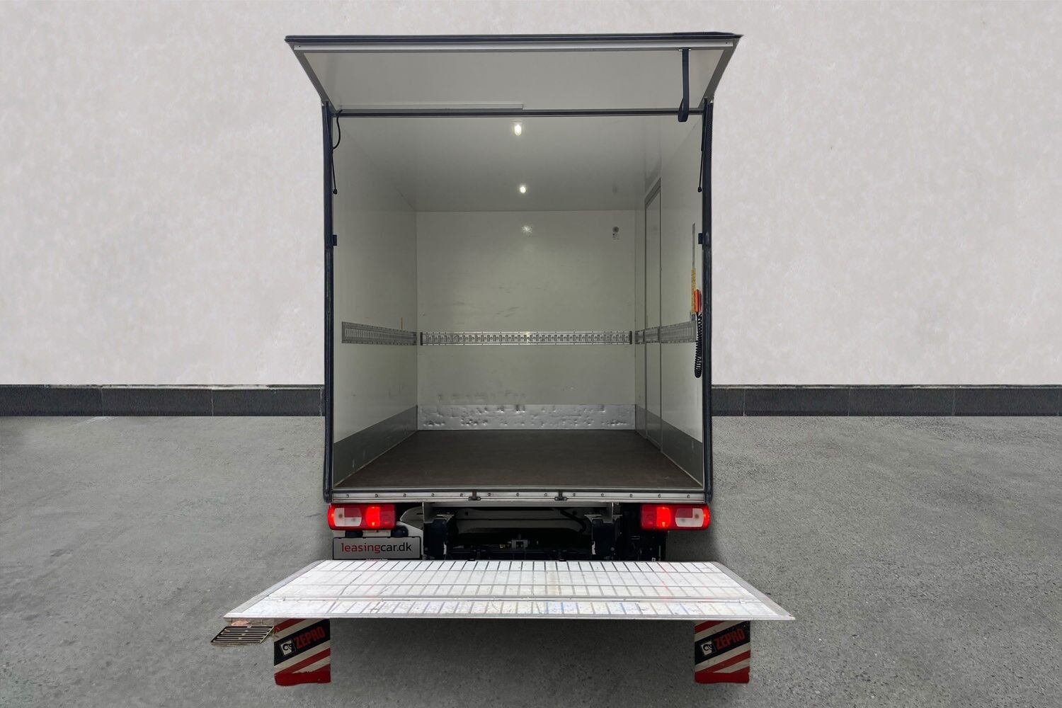 Billede af VW Crafter 35 L3H2 2,0 TDI SCR 140HK 6g