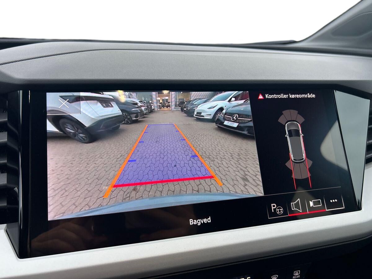 Billede af Audi Q4 45 E-tron Attitude Quattro 265HK 5d Aut.