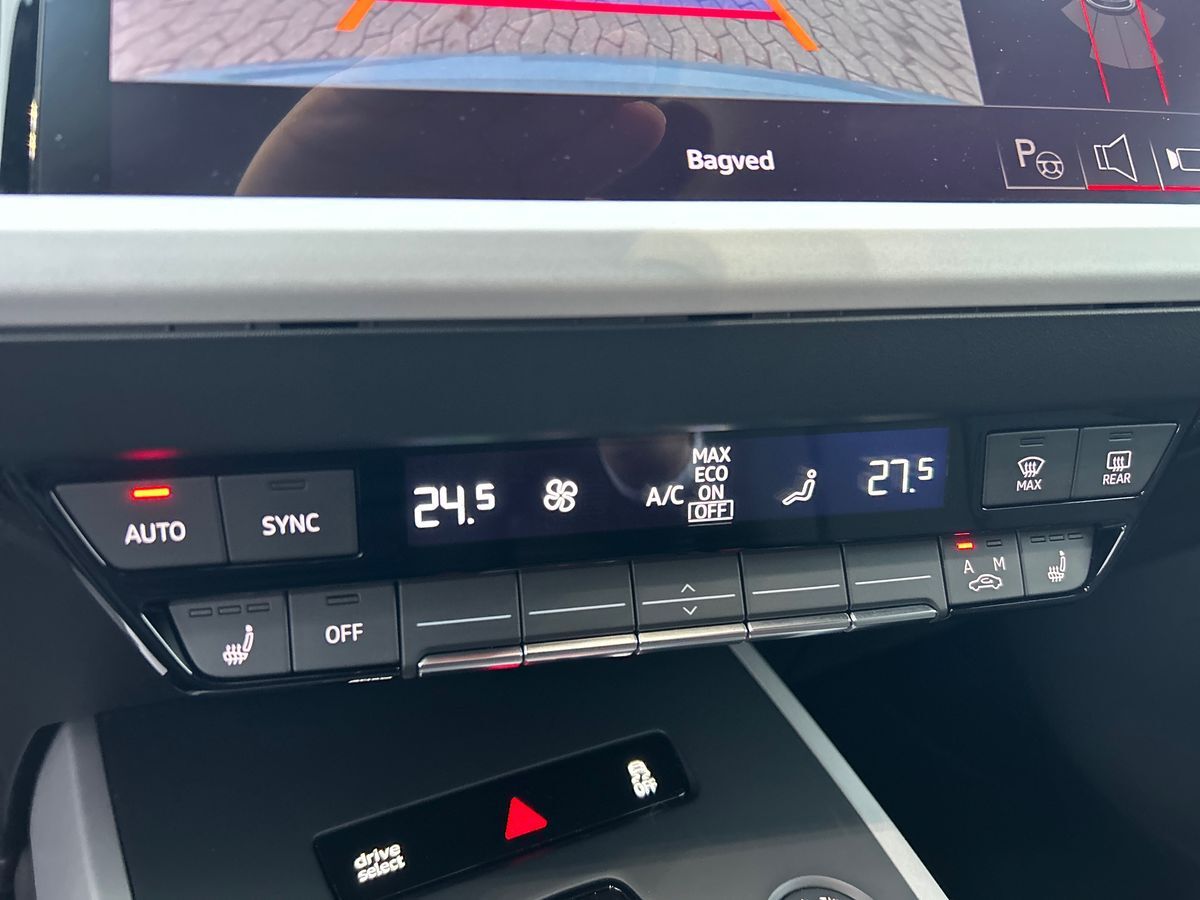 Billede af Audi Q4 45 E-tron Attitude Quattro 265HK 5d Aut.