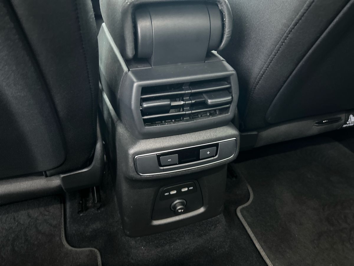 Billede af Audi Q4 45 E-tron Attitude Quattro 265HK 5d Aut.