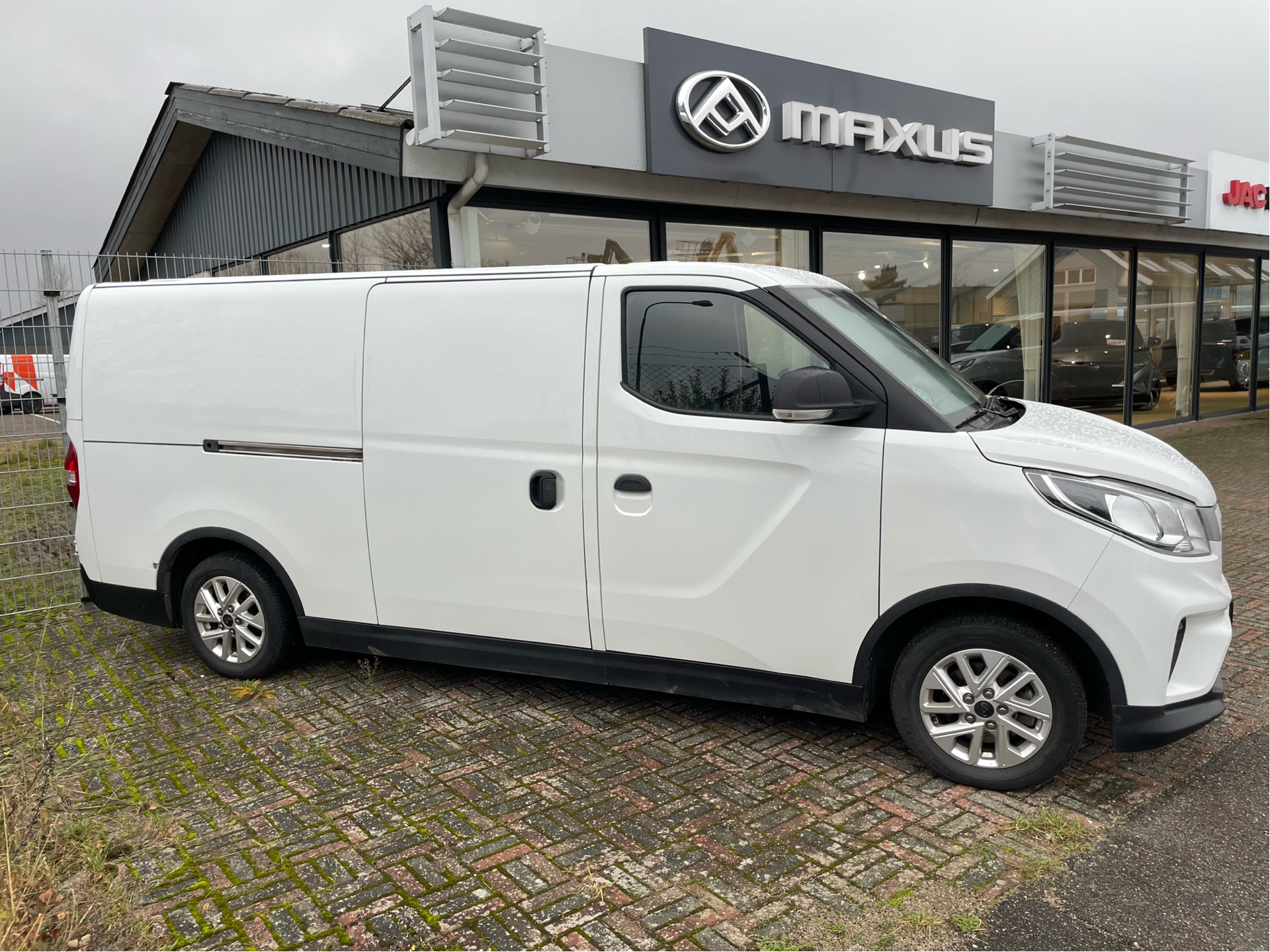 Billede af Maxus e-Deliver 3 LWB EL 122HK Van Aut.