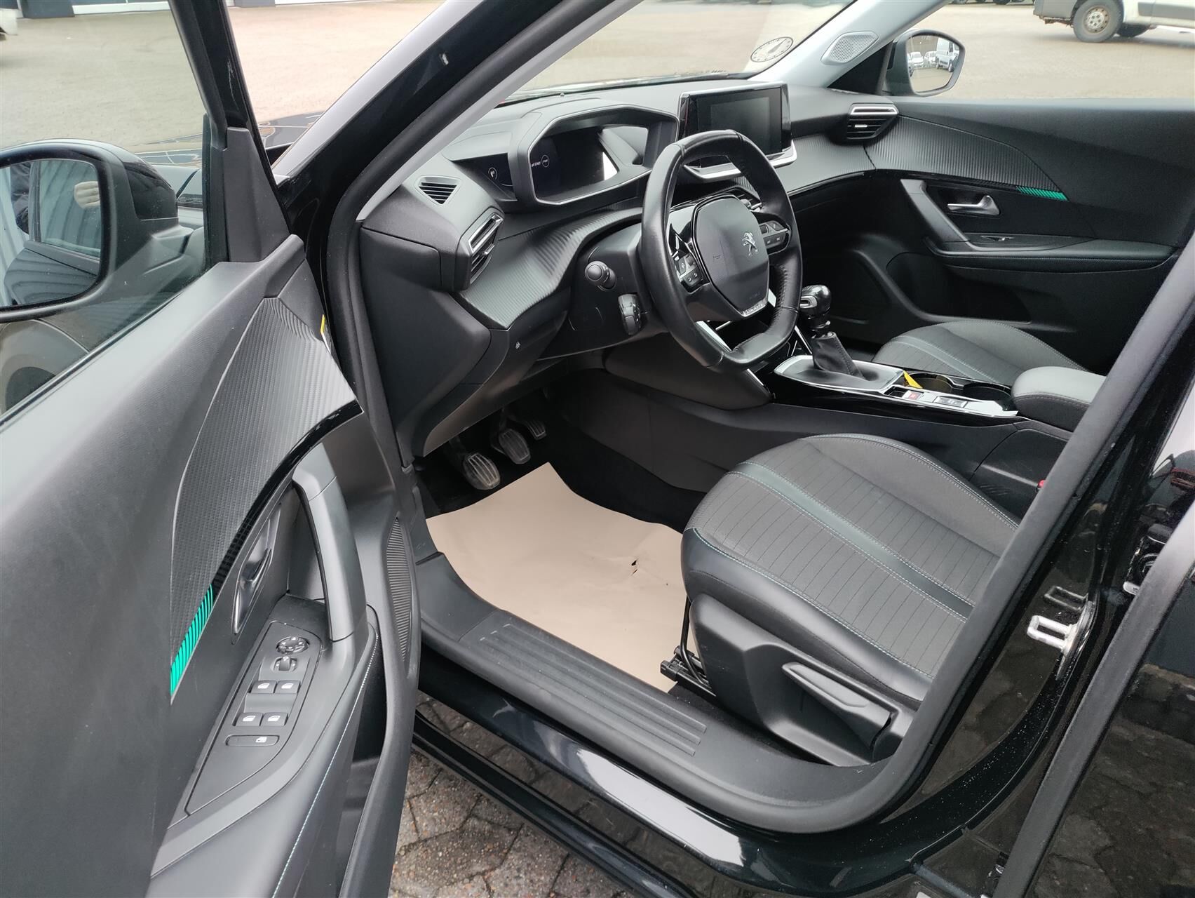 Billede af Peugeot 2008 1,2 PureTech Selection Sport 130HK 5d