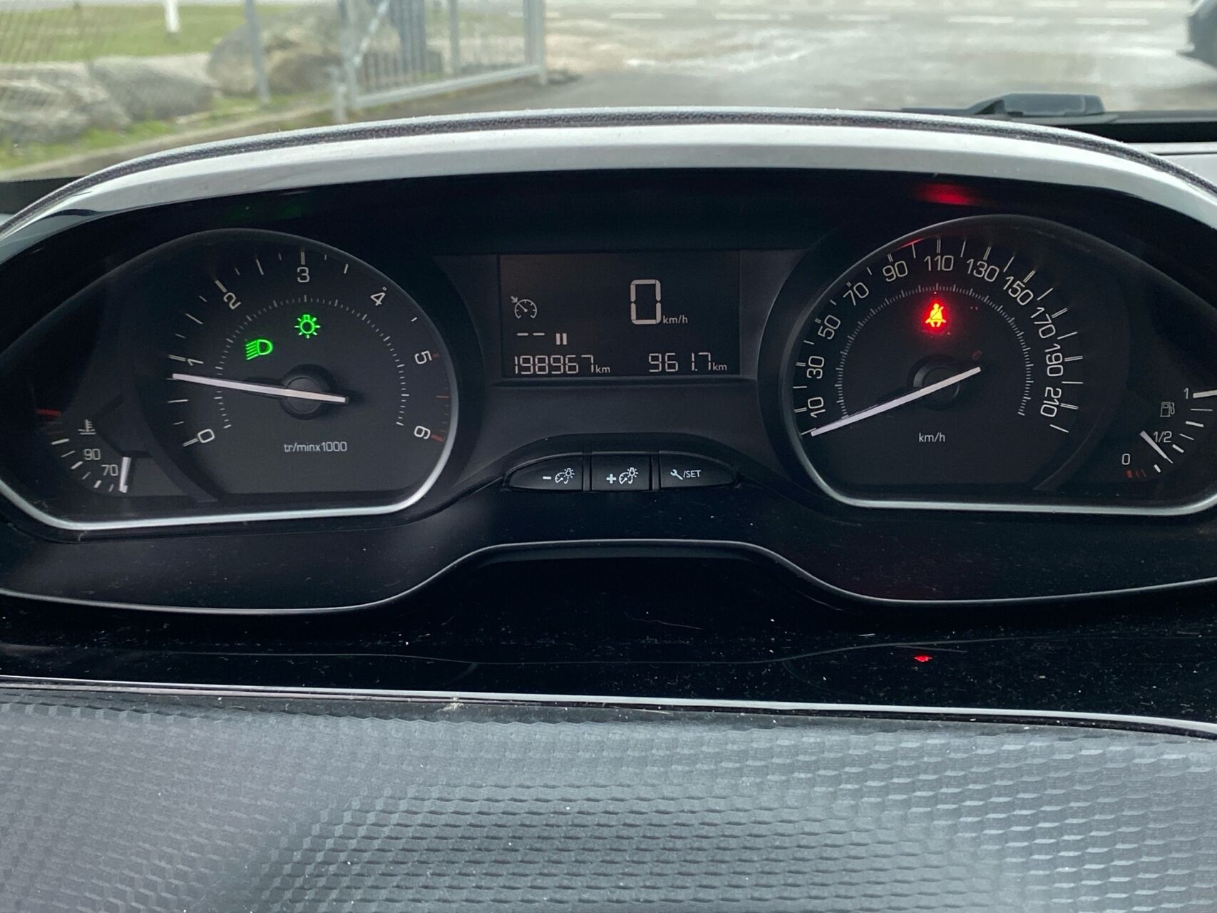 Billede af Peugeot 208 1,6 BlueHDi Selection Sky 100HK 5d