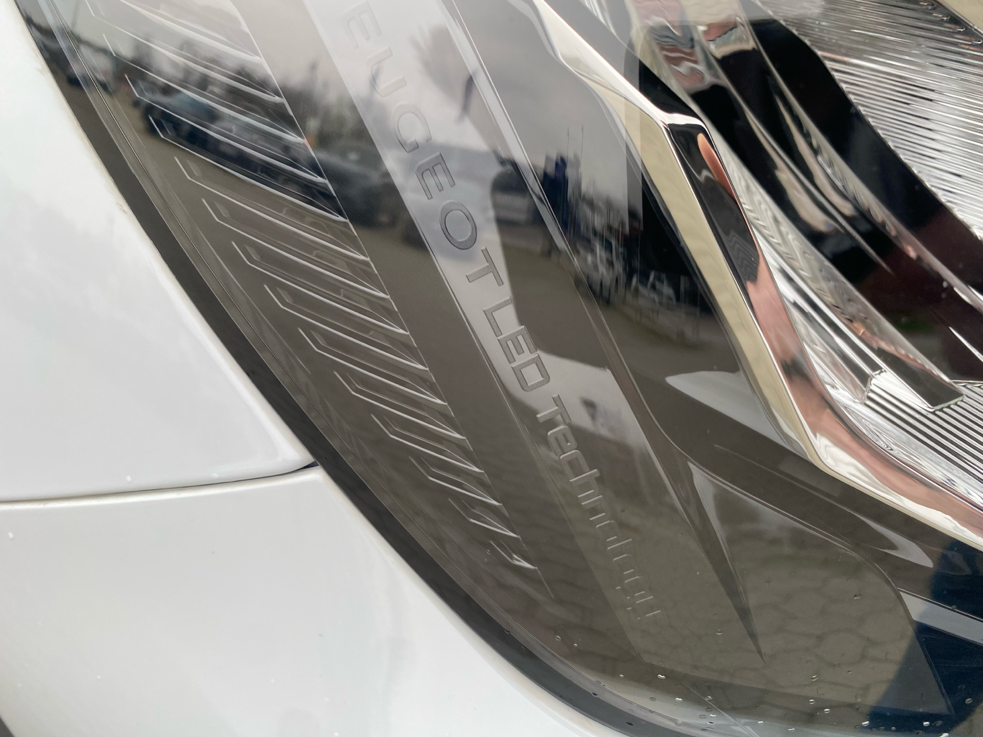 Billede af Peugeot 2008 1,2 PureTech Active+ 100HK 5d 6g