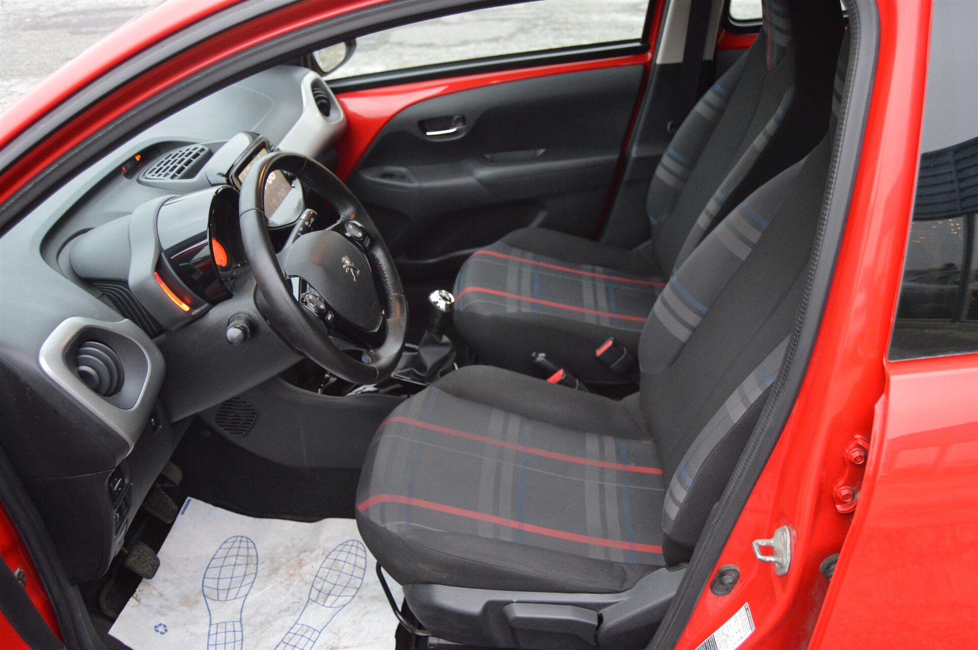 Billede af Peugeot 108 1,0 e-Vti Allure 69HK 5d