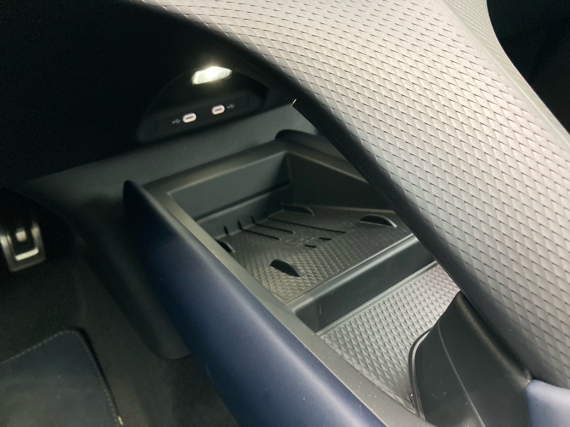 Billede af Cupra Tavascan EL VZ Adrenaline 4X4 340HK 5d Aut.