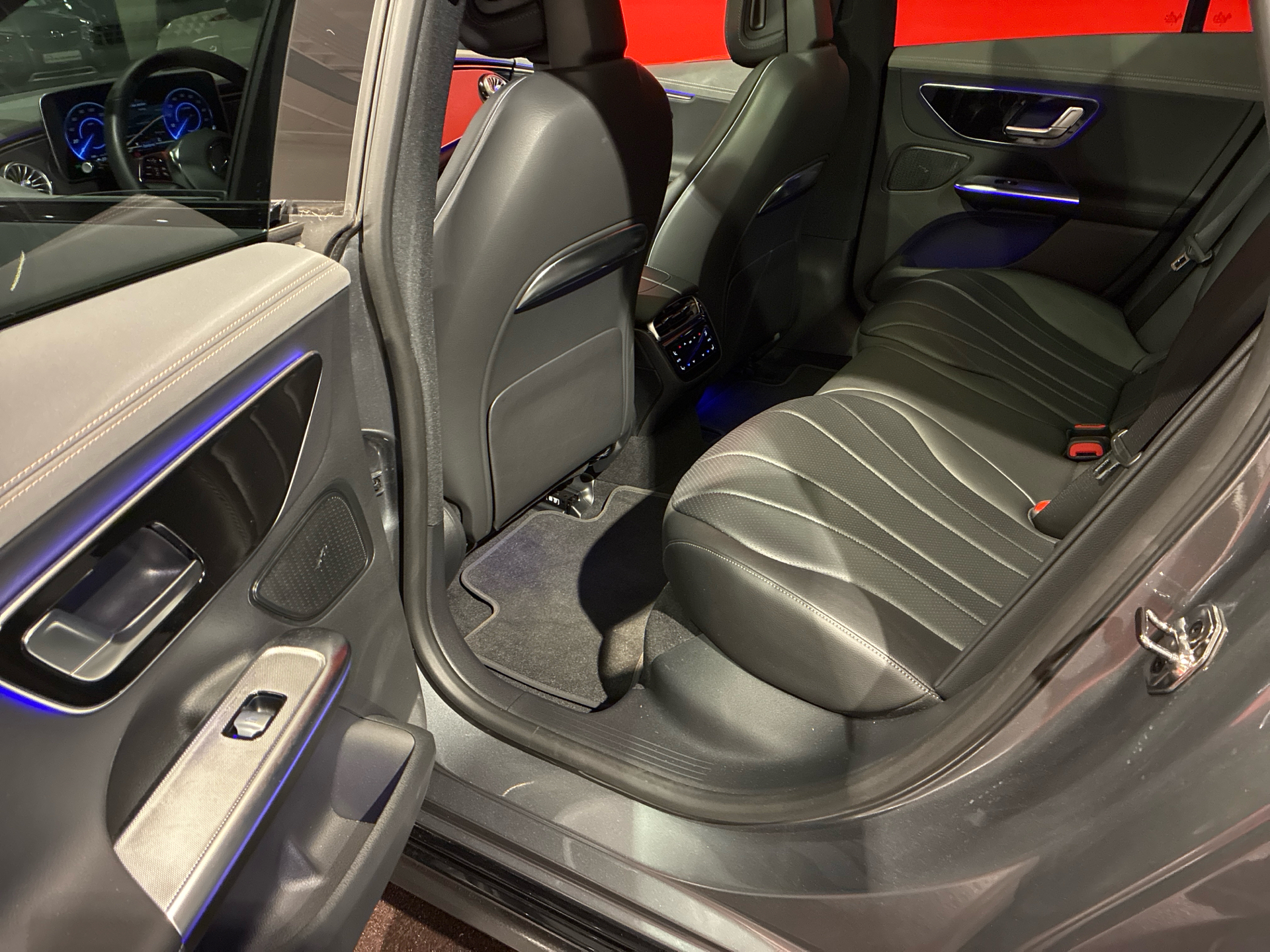 Billede af Mercedes-Benz EQE 300 EL AMG Line 245HK Aut.