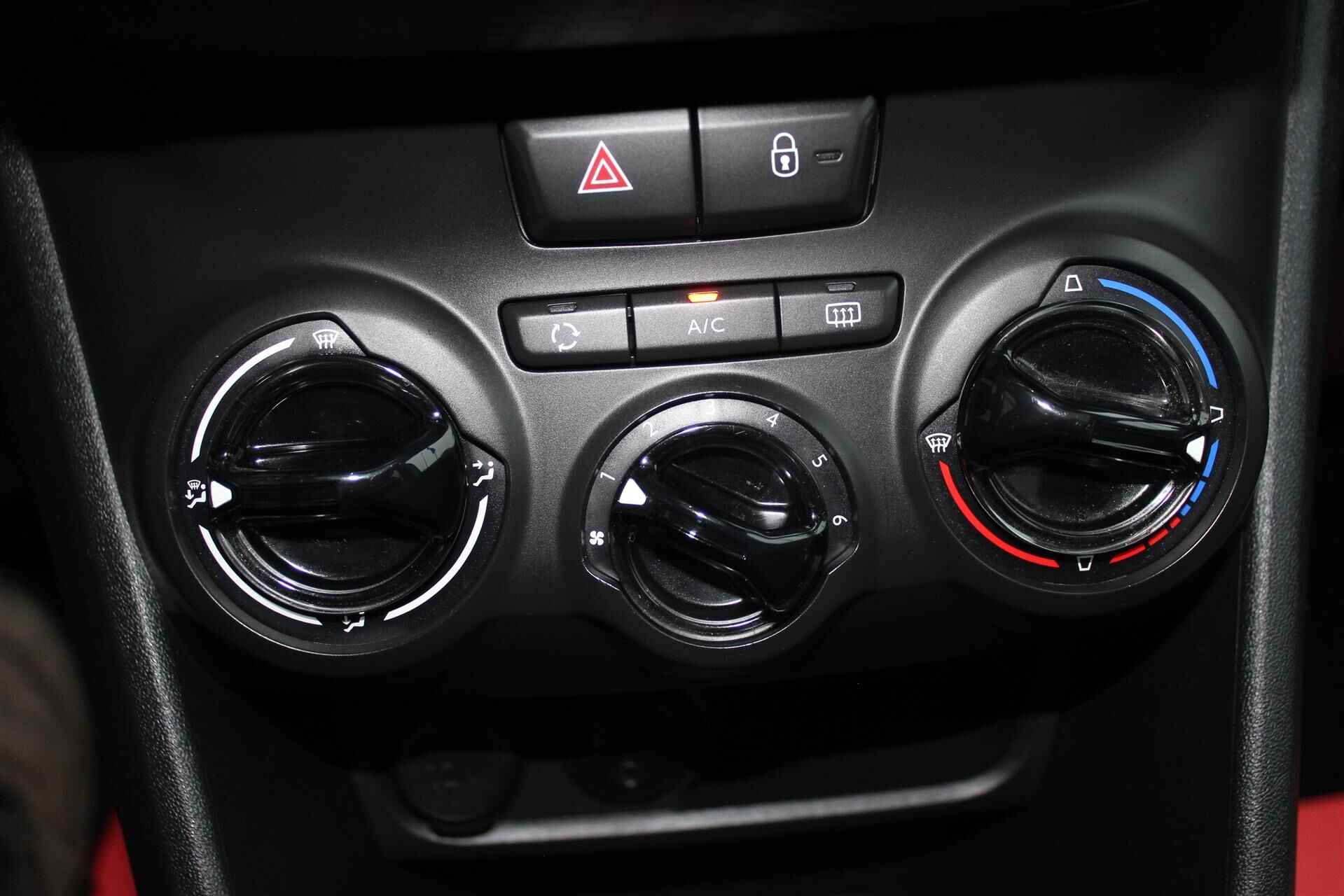 Billede af Peugeot 2008 1,2 VTi Active Sky 82HK