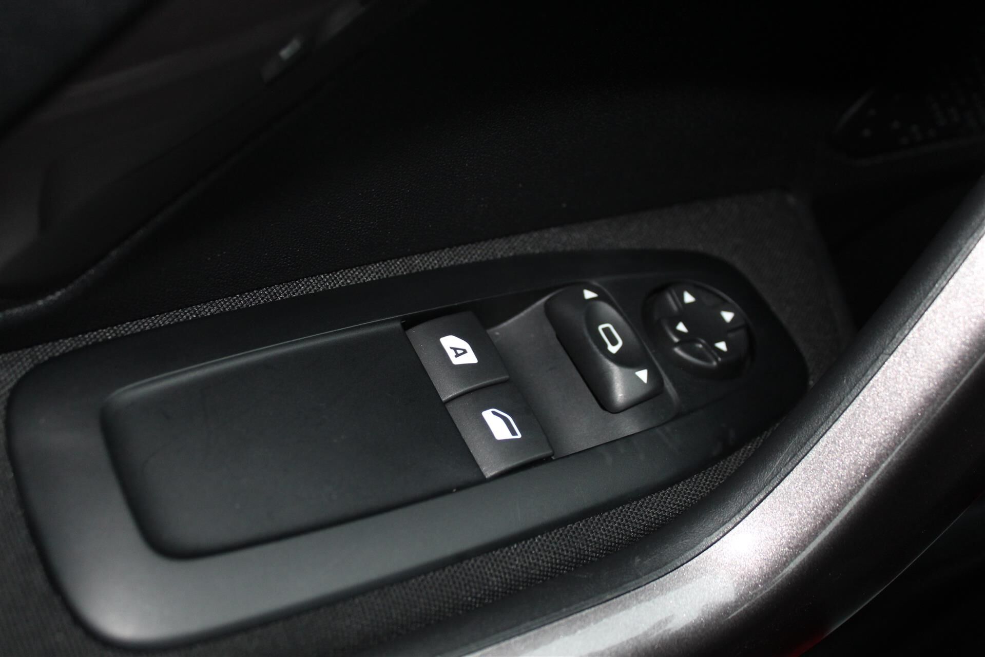 Billede af Peugeot 2008 1,2 VTi Active Sky 82HK