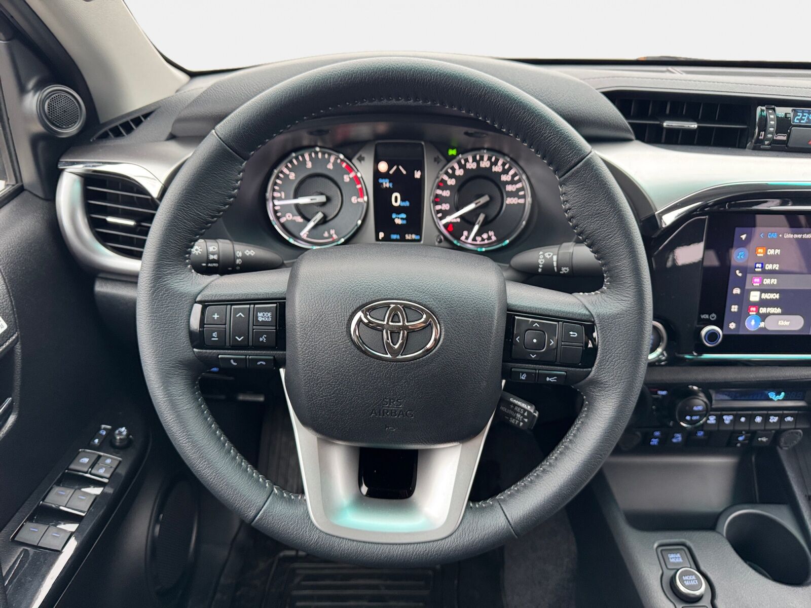 Billede af Toyota HiLux Dobb.Kab. 2,8 D-4D T3 AWD 204HK DobKab Aut.