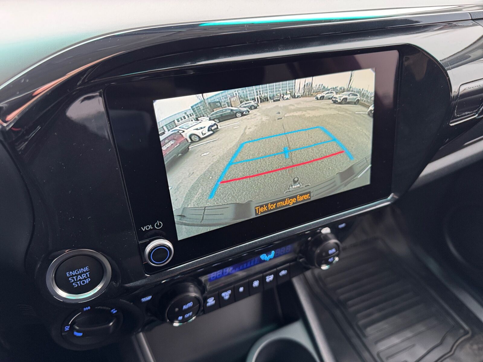 Billede af Toyota HiLux Dobb.Kab. 2,8 D-4D T3 AWD 204HK DobKab Aut.