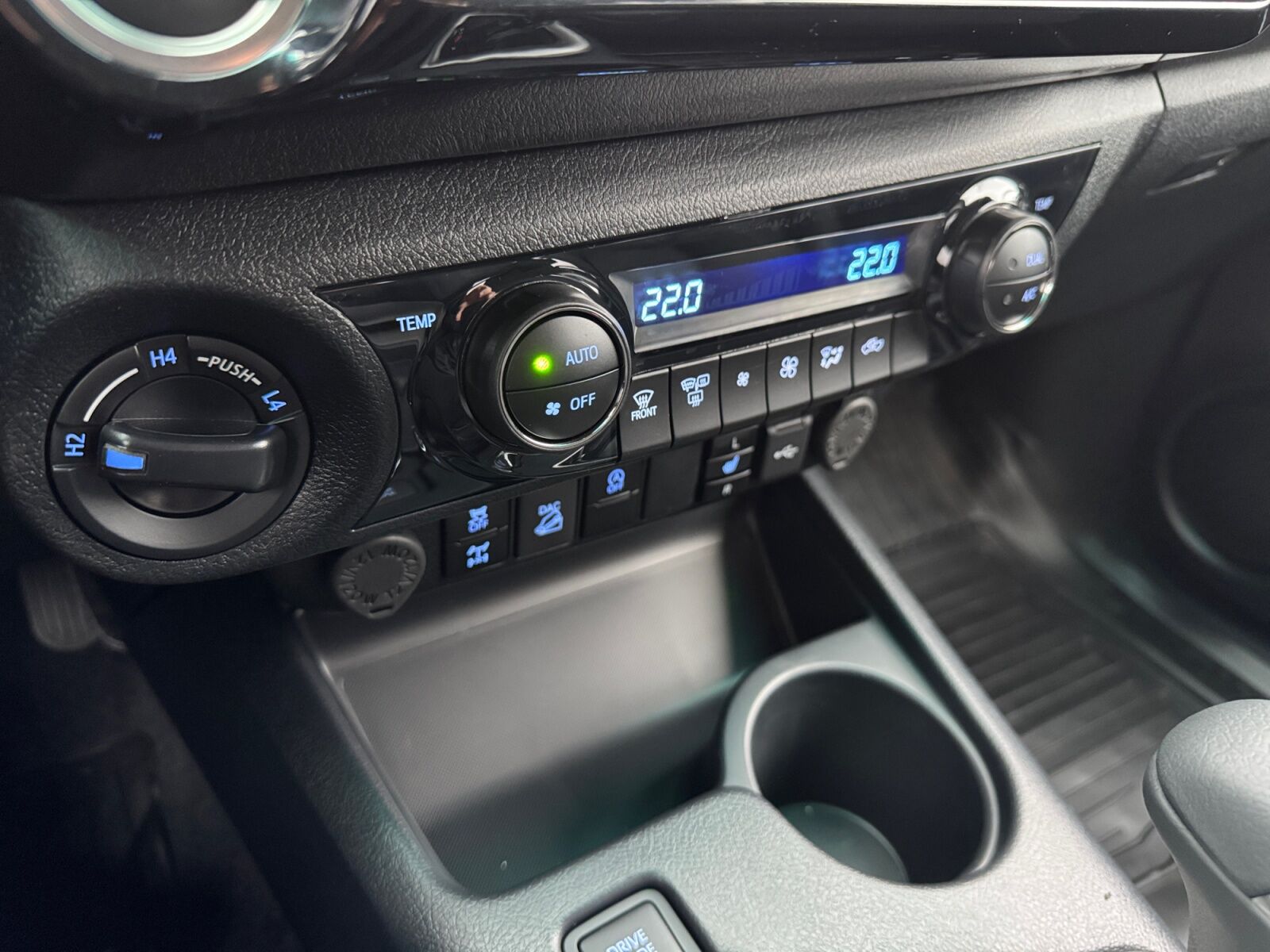 Billede af Toyota HiLux Dobb.Kab. 2,8 D-4D T3 AWD 204HK DobKab Aut.