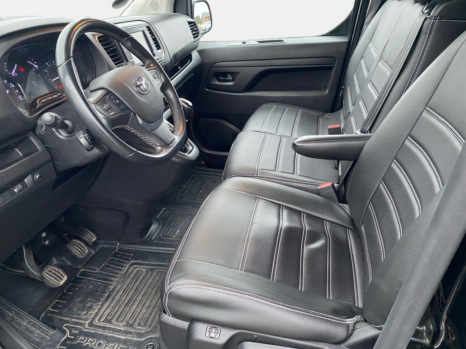 Billede af Toyota Proace Medium 2,0 D Comfort Master 144HK Van 6g