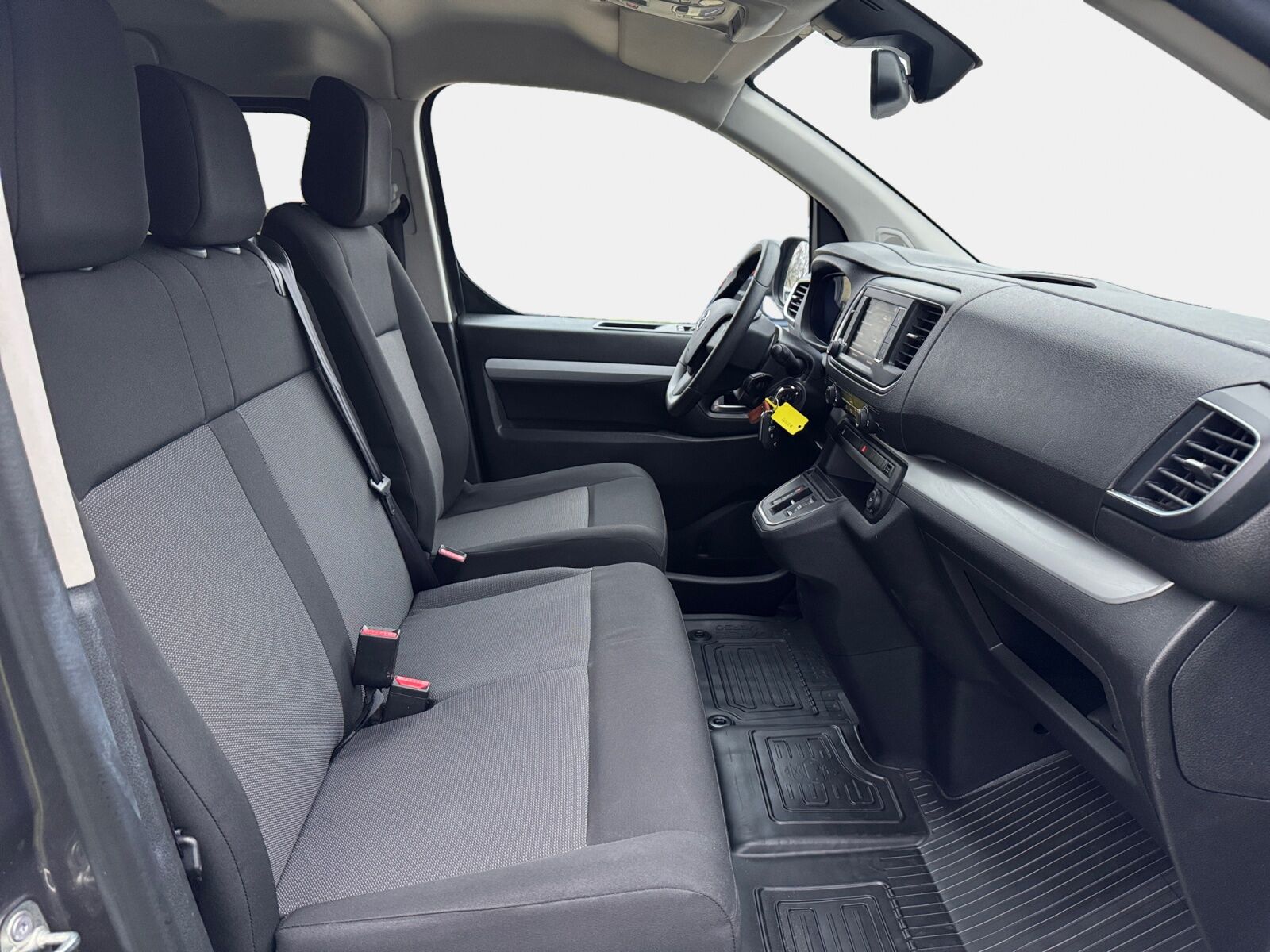 Billede af Toyota Proace Verso Electric Long EL Shuttle To skydedøre 136HK Aut.